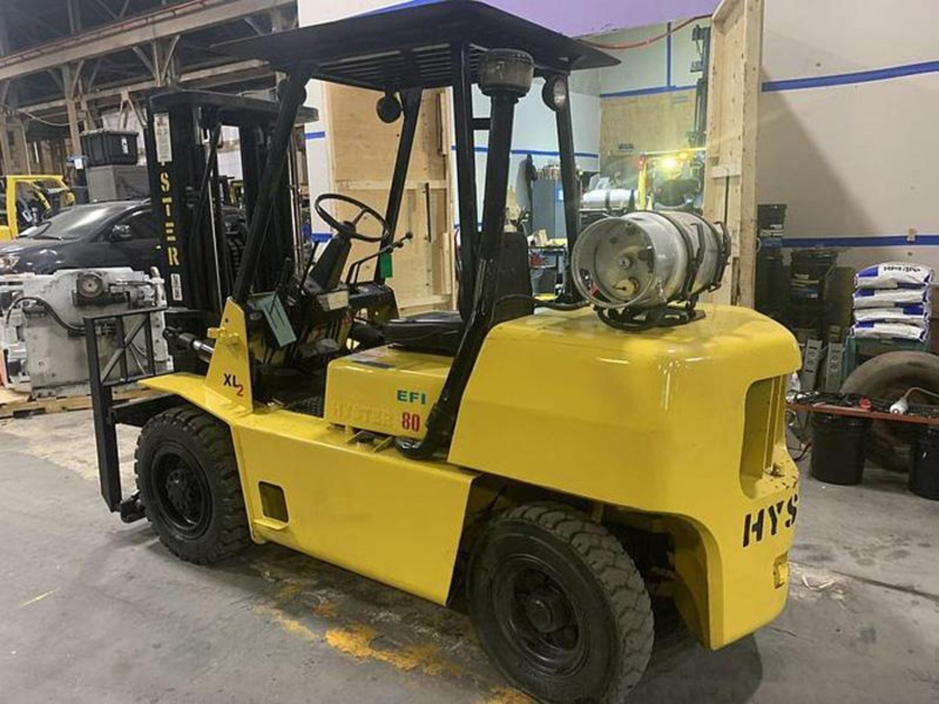 8,000 POUND HYSTER MODEL H80XL PNEUMATIC TIRE TRIPLE STAGE FORKLIFT WITH SIDESHIFT - Image 2 of 10