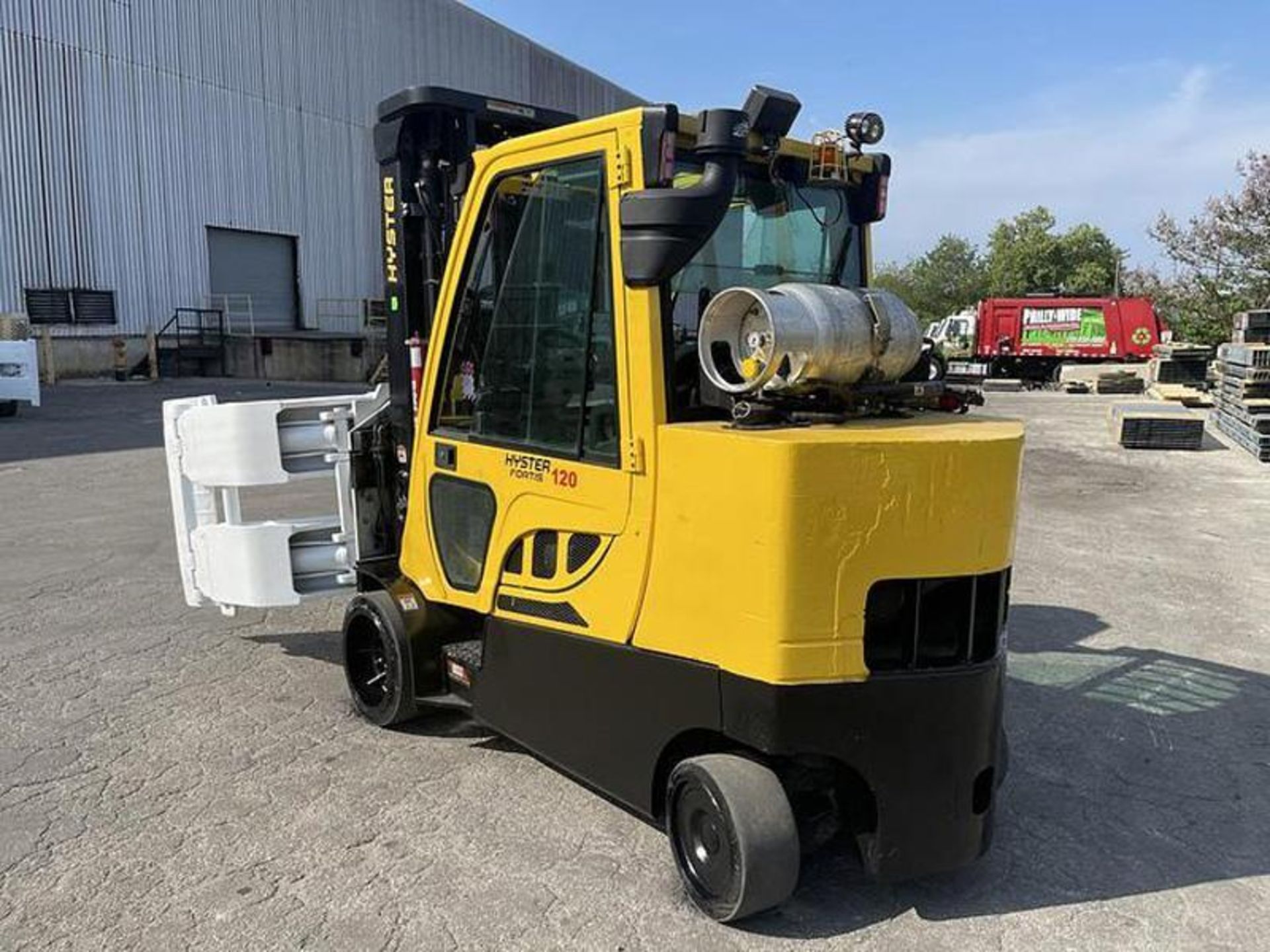 12,000 POUND HYSTER S120FTPRS FORKLIFT WITH PAPER ROLL CLAMP MFG. 2017 - Image 6 of 17