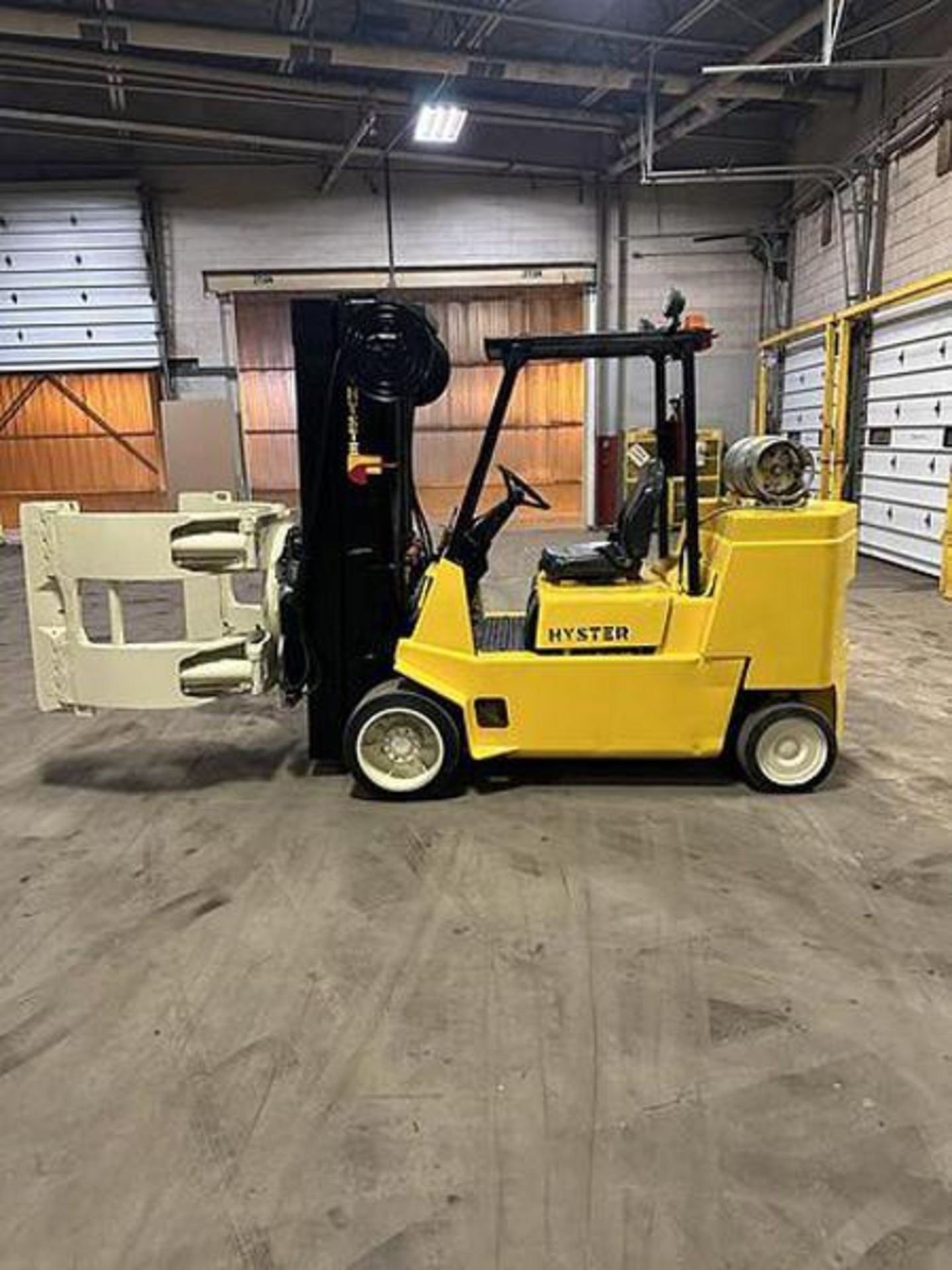 12,000 POUND HYSTER MODEL S120XL2S FORKLIFT WITH PAPER ROLL CLAMP - Image 3 of 9