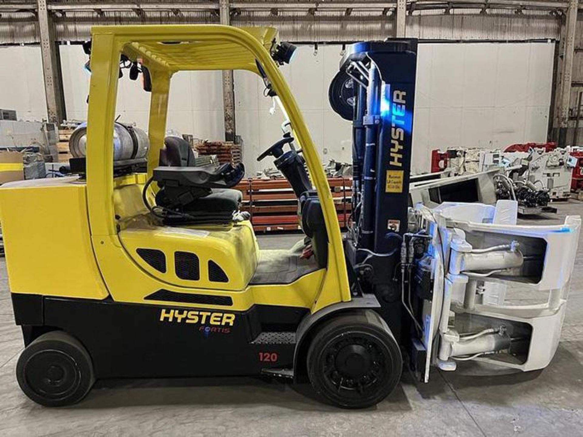 2018 12,000 POUND HYSTER MODEL S120FTPRS TWO STAGE MAST - Image 2 of 17