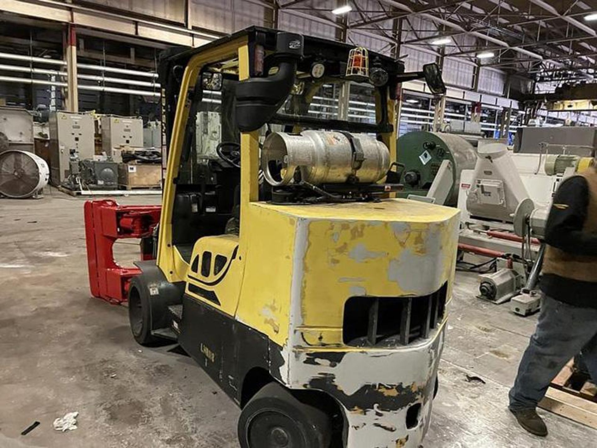 12,000 POUND HYSTER S120FTPRS FORKLIFT WITH BOLZONI PAPER ROLL CLAMP TRIPLE STAGE MAST MFG. 2018 - Image 2 of 8