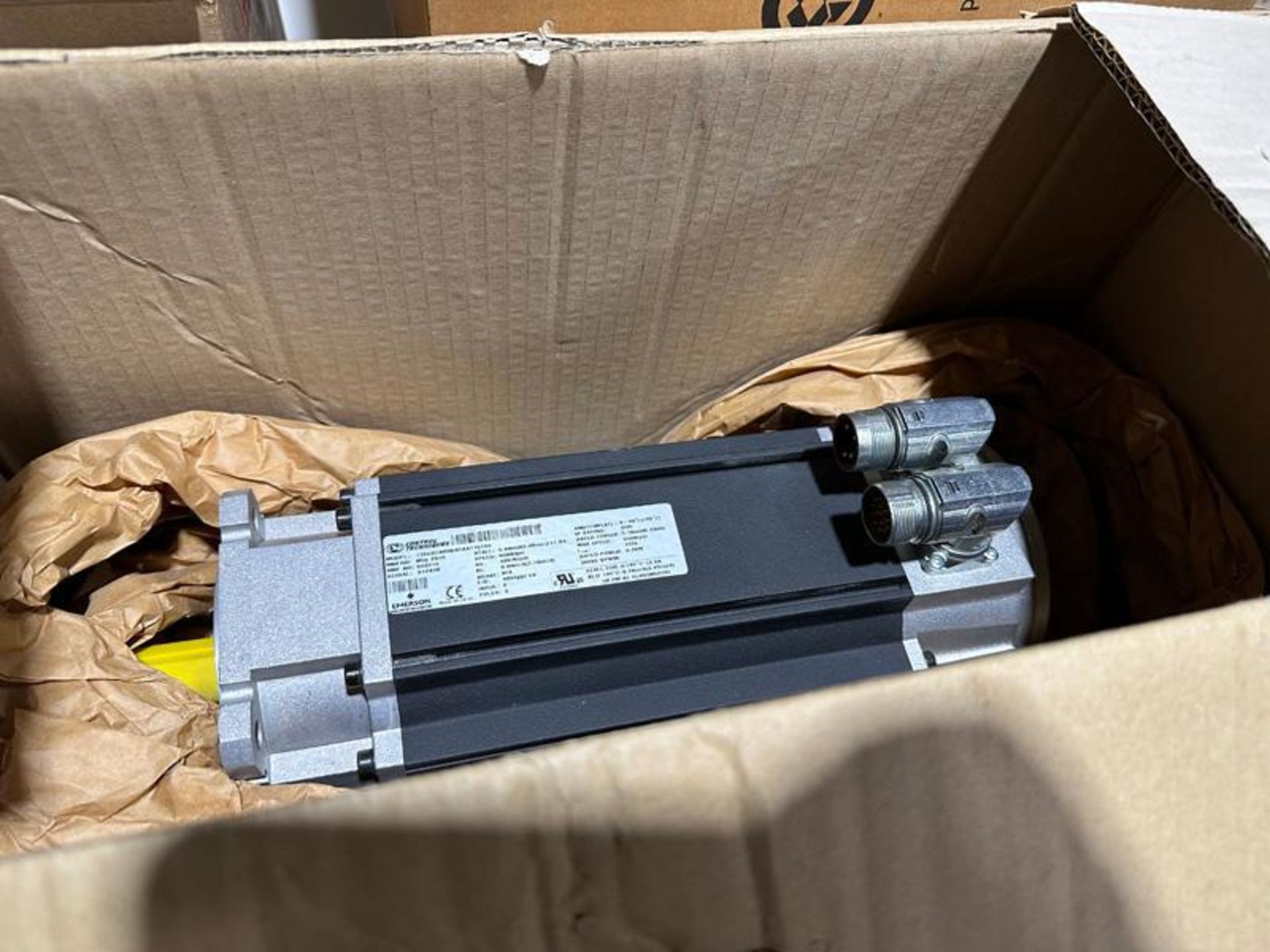 CONTROL TECHNIQUES Emerson Servo Motor 115UC2C600BACAA115190