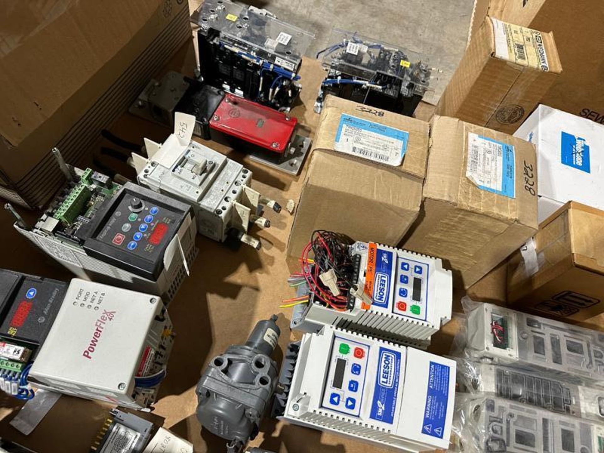SKID OF ALLEN BRADLEY UNITS AND VARIOUS ELECTRICAL COMPONENTS - Image 2 of 5
