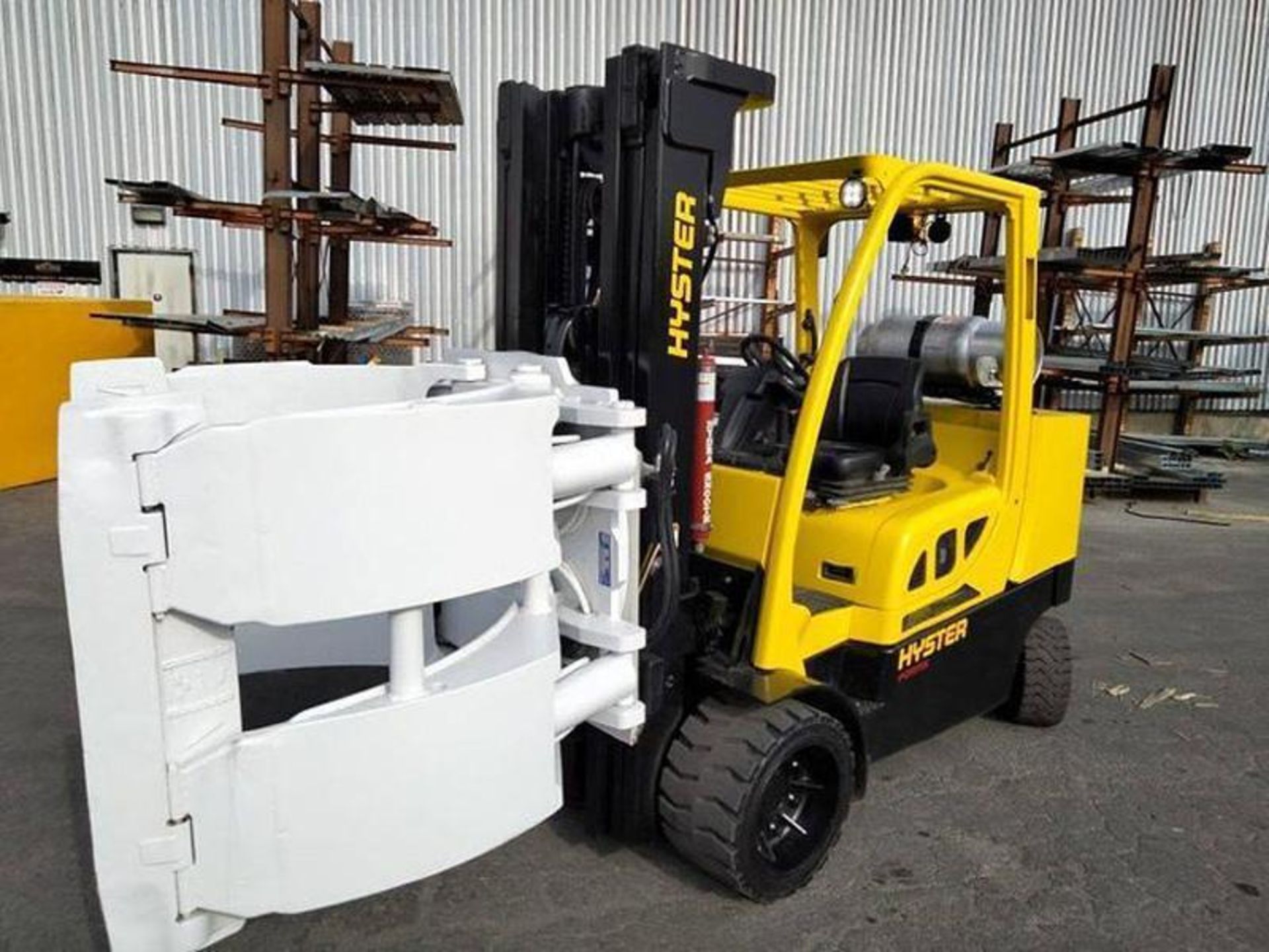 12,000 POUND HYSTER S120FTPRS FORKLIFT WITH 60" CLAMP