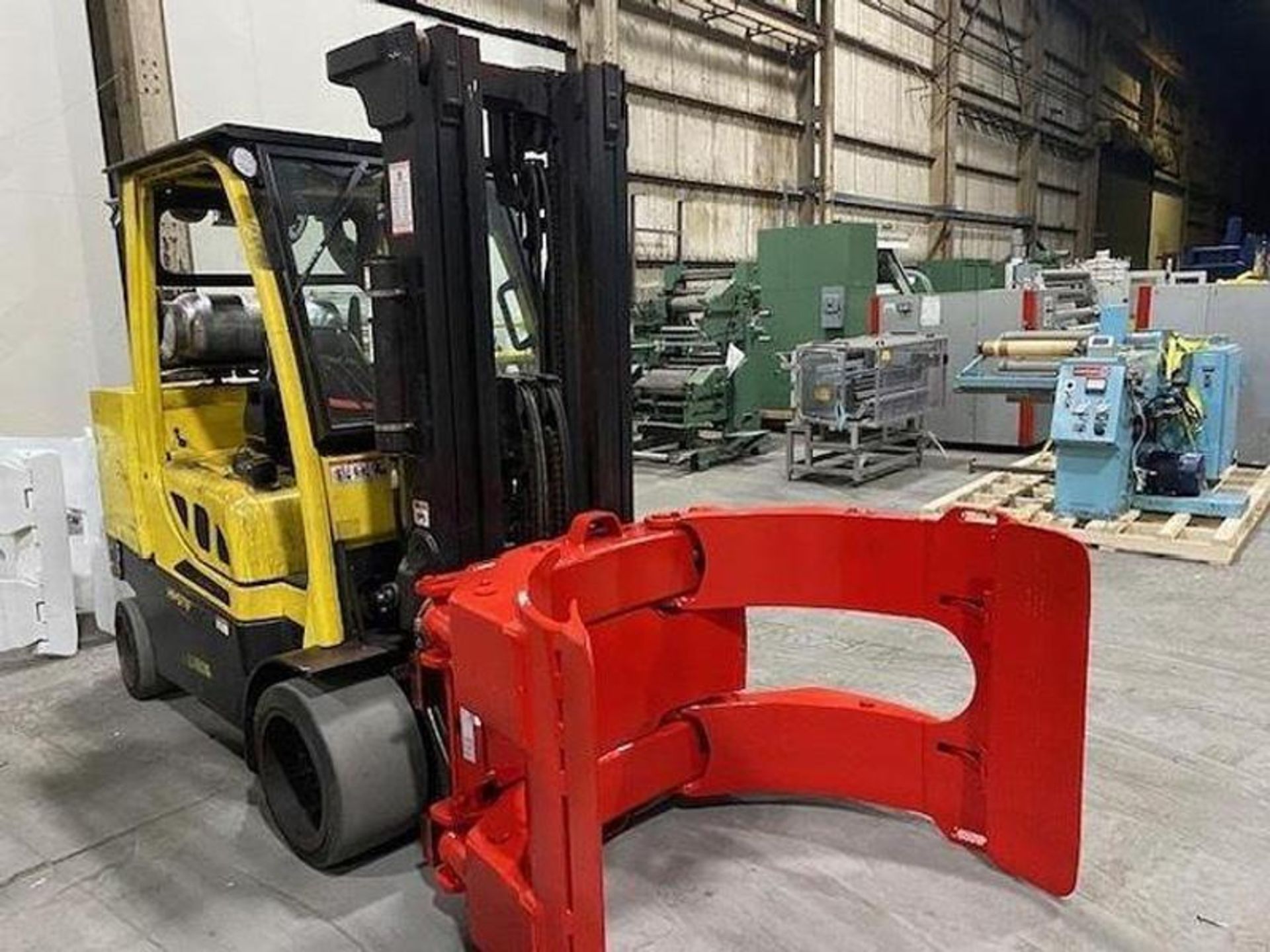 12,000 POUND HYSTER S120FTPRS FORKLIFT WITH BOLZONI PAPER ROLL CLAMP TRIPLE STAGE MAST MFG. 2018 - Image 4 of 12