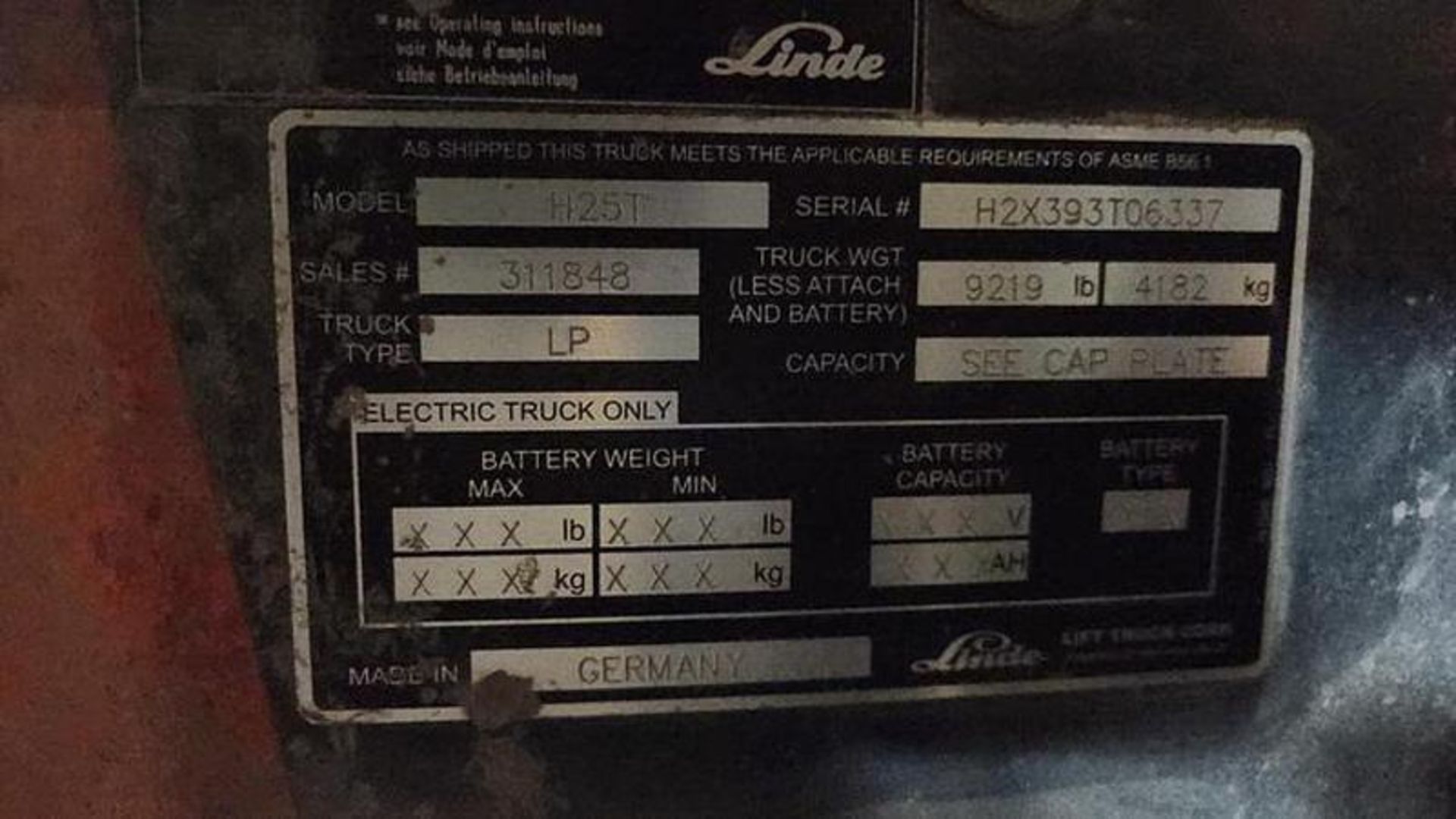 5,000 POUND LINDE H25T FORKLIFT PNEUMATIC TIRES - Image 9 of 10