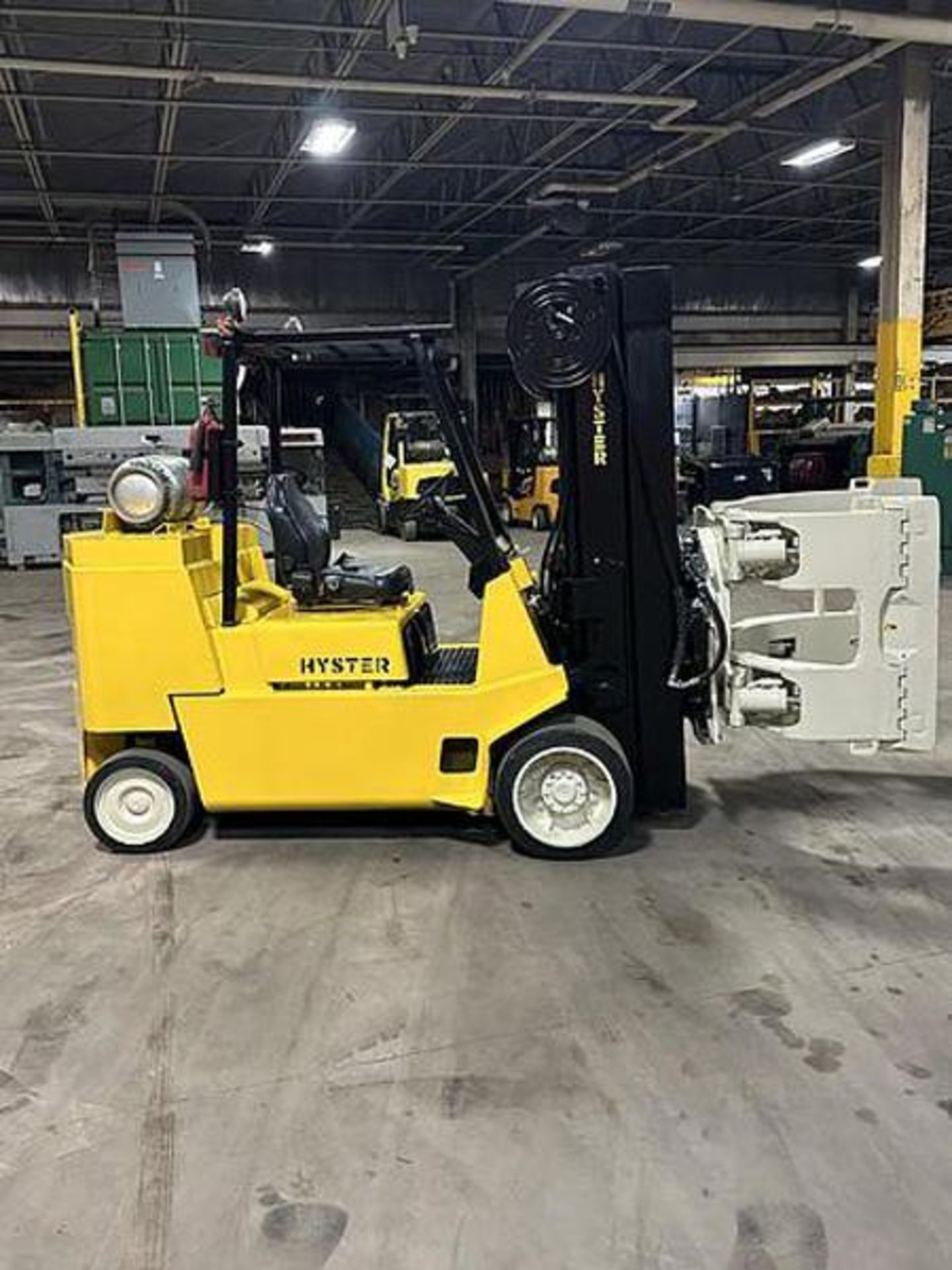 12,000 POUND HYSTER MODEL S120XL2S FORKLIFT WITH PAPER ROLL CLAMP - Image 2 of 9