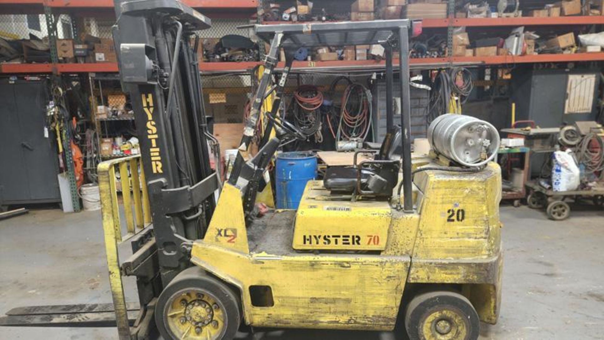 7,000 POUND HYSTER MODEL S70XL FORKLIFT