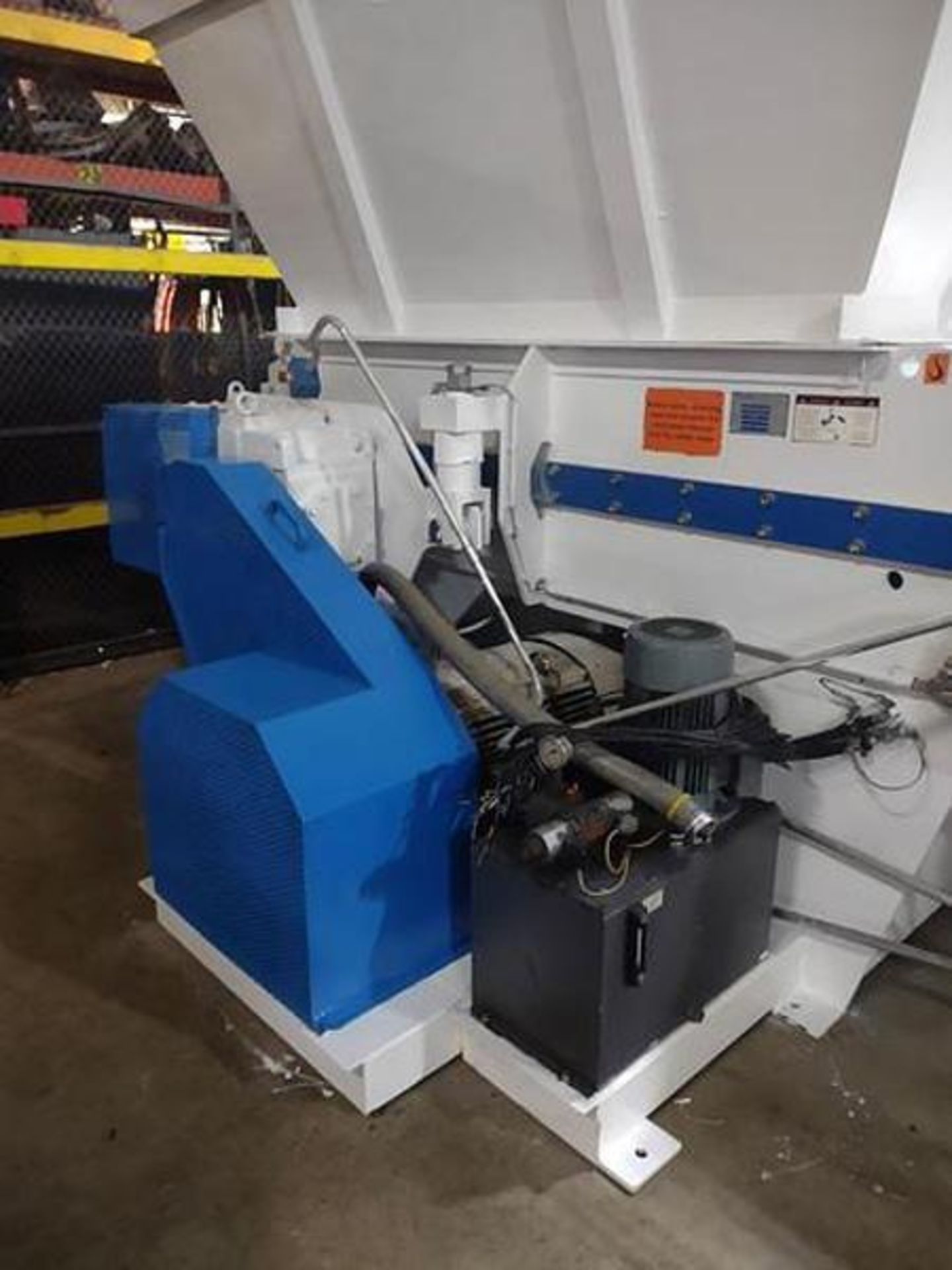 62" WIDE VECOPLAN TYPE RG 62/125 SWU SINGLE SHAFT SHREDDER MANUFACTURED 2011 - Image 2 of 9