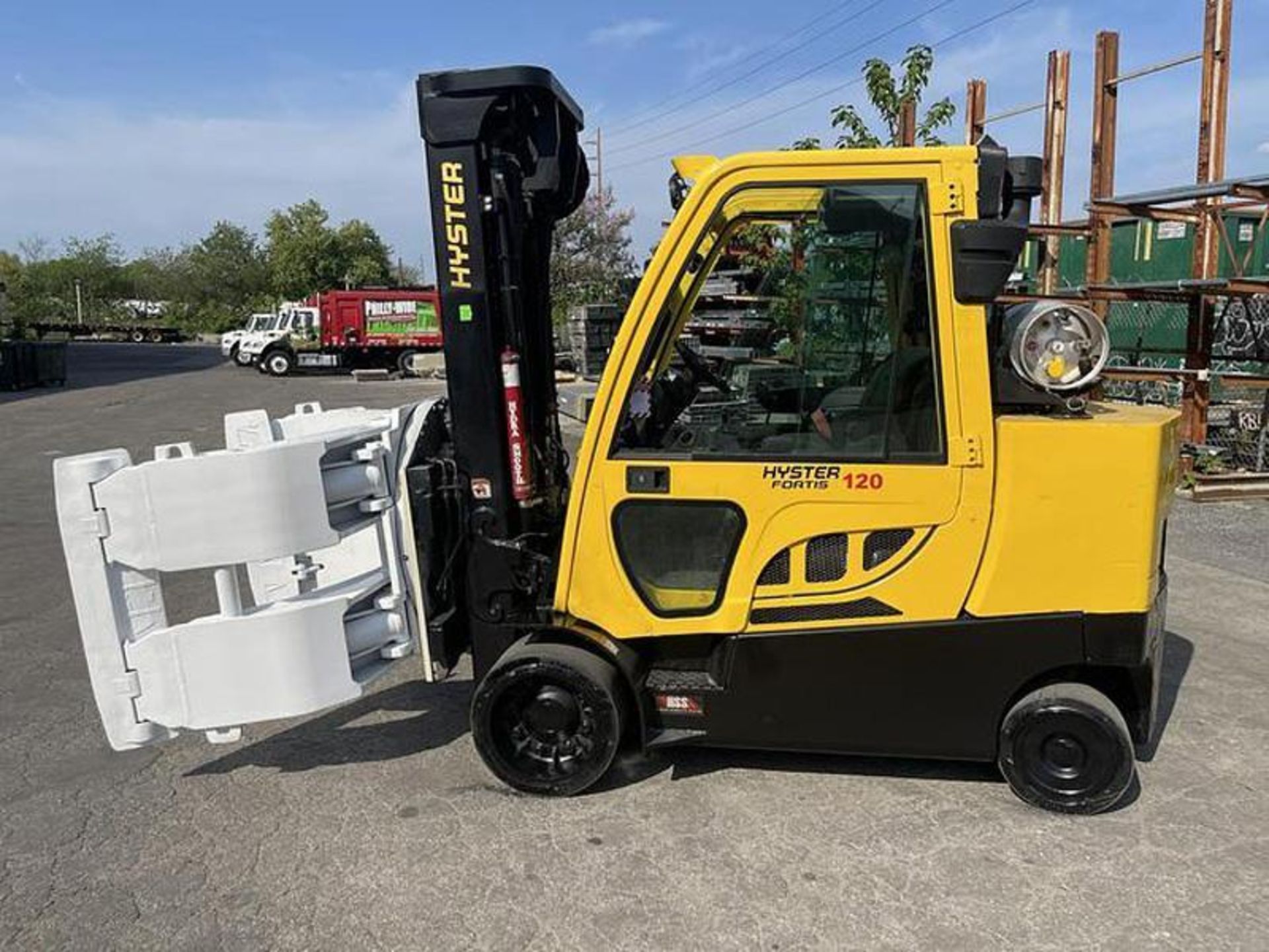 12,000 POUND HYSTER S120FTPRS FORKLIFT WITH PAPER ROLL CLAMP MFG. 2017 - Image 3 of 17