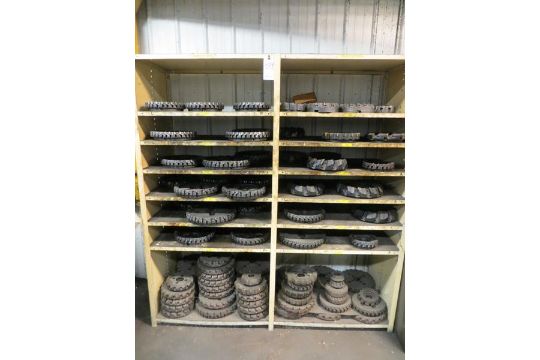 Shelf plus contents of various cutting wheels - Image 1 of 9