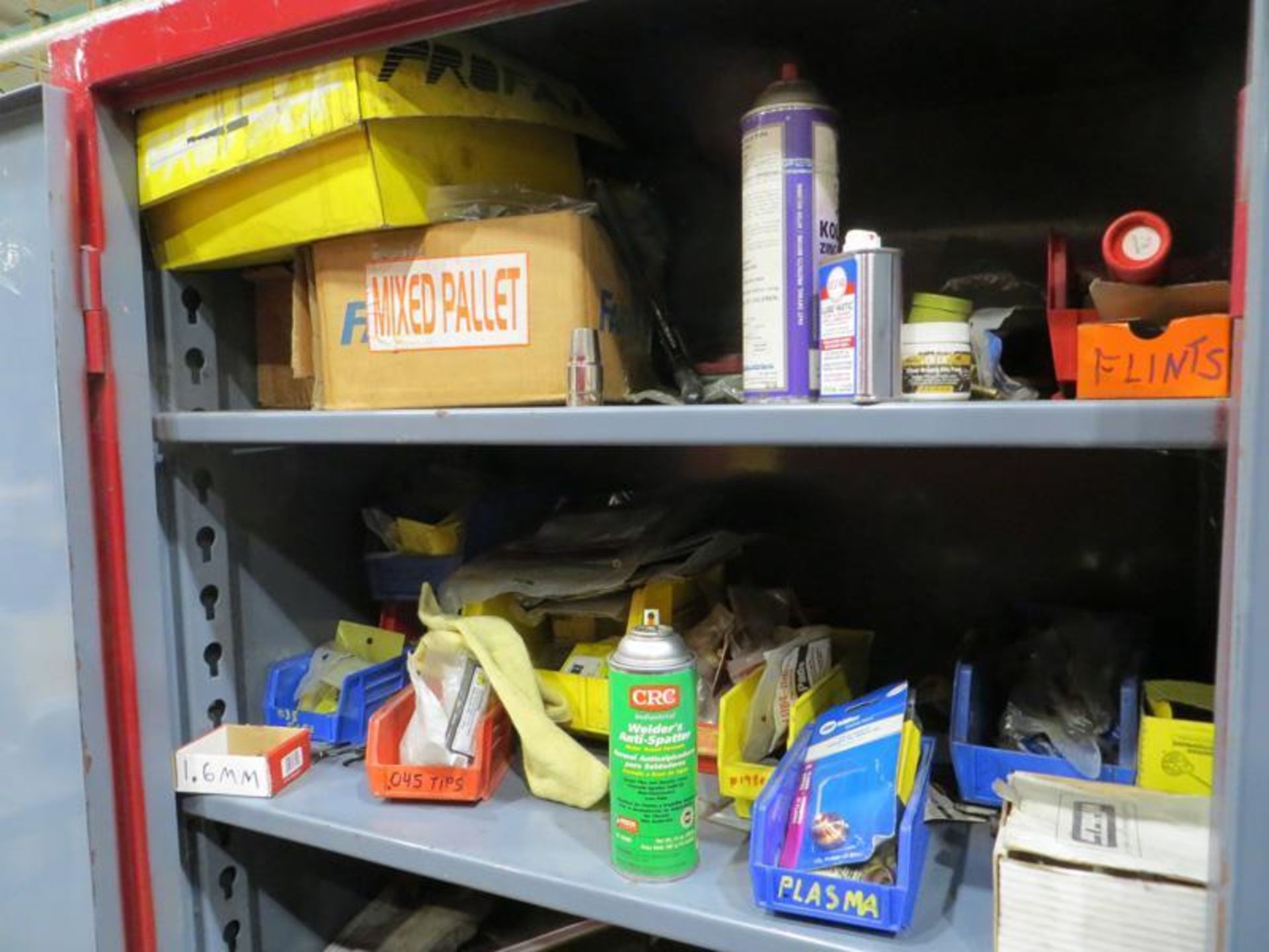 Hodge two door heavy duty cabinet plus contents - Image 3 of 5