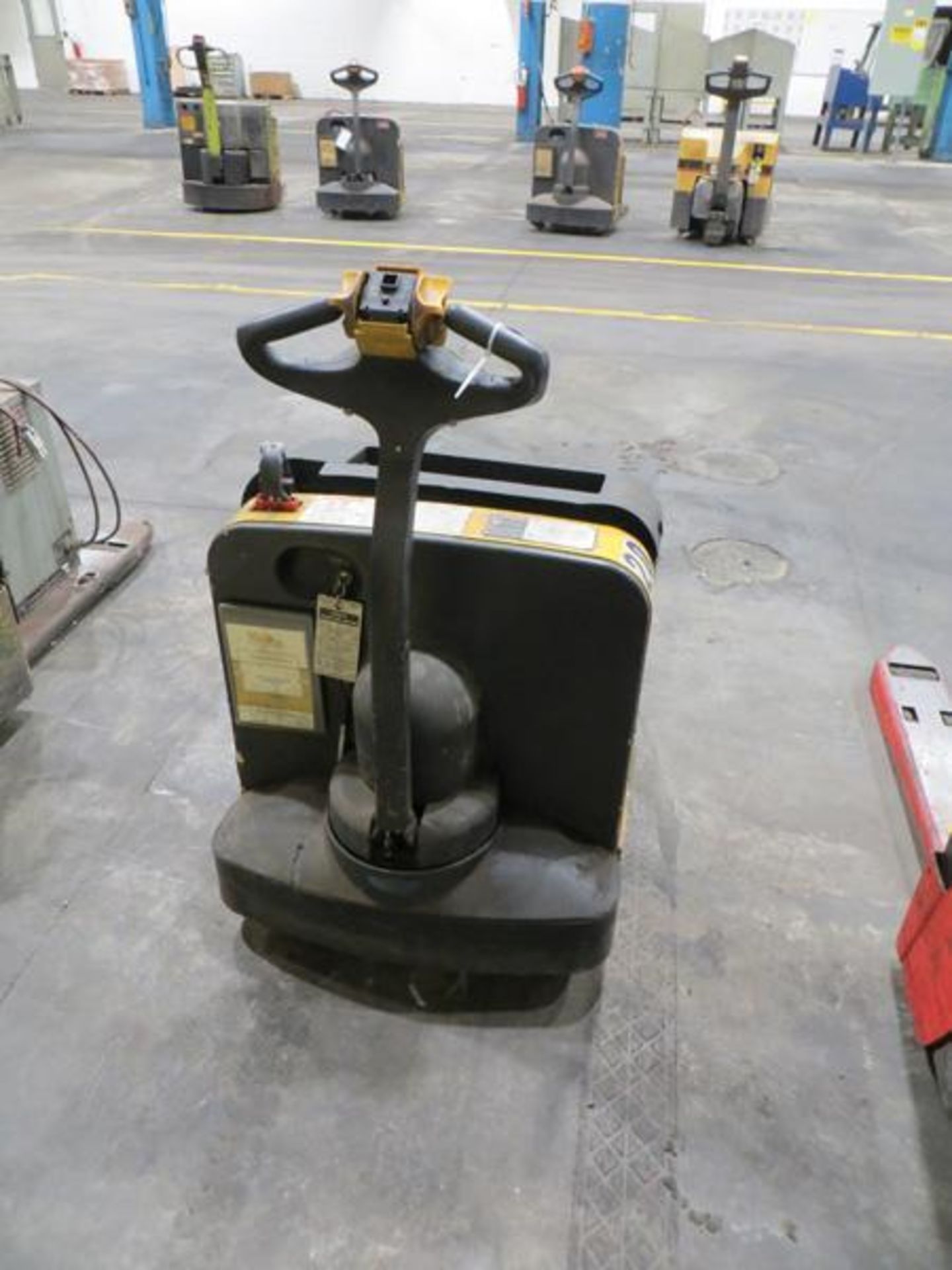 Yale electric pallet jack, 4,000lb capacity, M/N MPB-040-EN24T2236 - Image 2 of 3