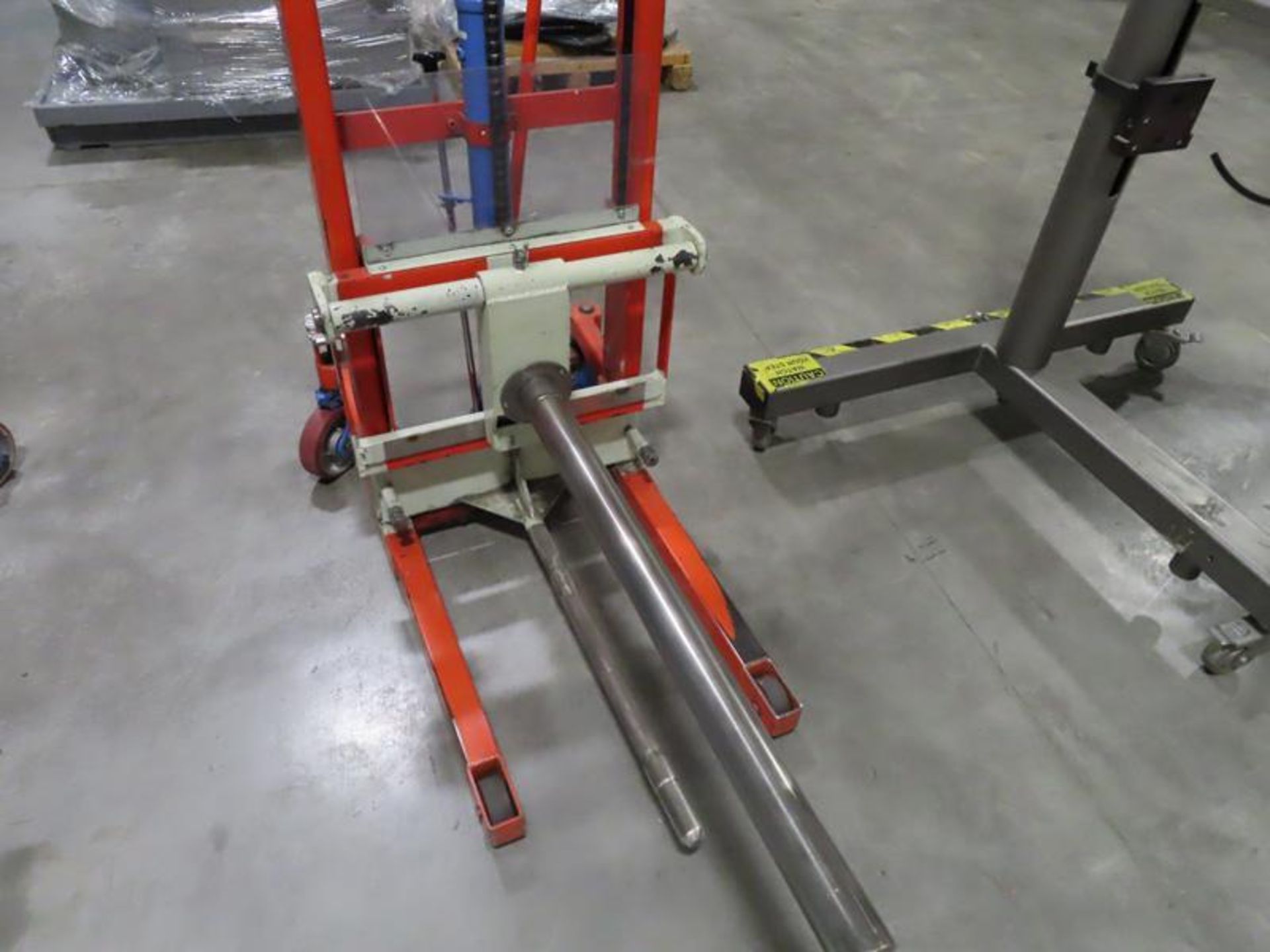O.P.K Roll Handling Lifter (approx 770 pound capacity) - Image 4 of 4