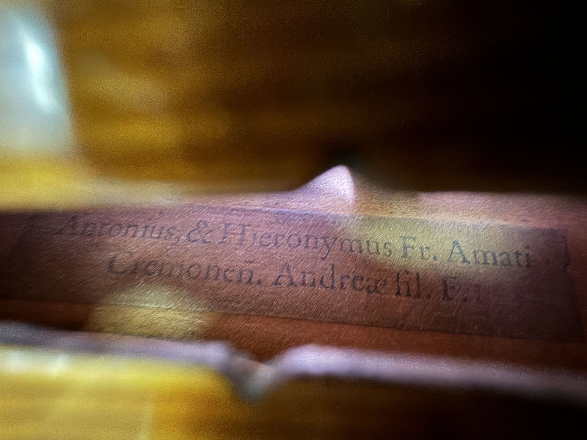 Violon par A&H Amati, Crémone 1584. (34.3 mm). Avec certificats W.E. Hill & Sons et H. Werro - Bild 9 aus 14