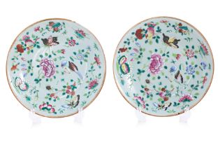 A PAIR OF FAMILLE ROSE DISHES