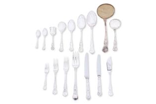 AN ENGLISH SILVER PLATED COBURG PATTERN CUTLERY SERVICE