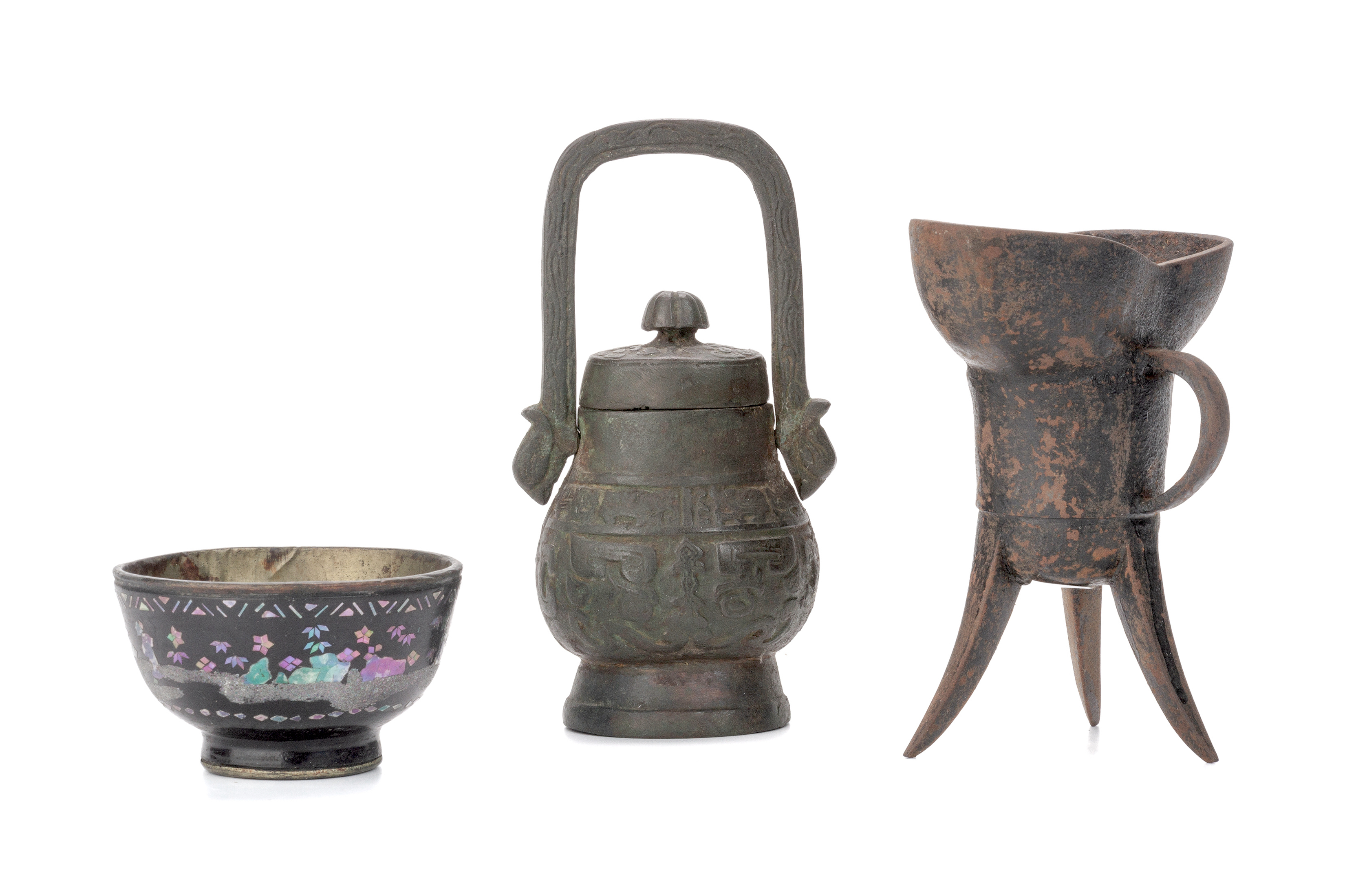 A GROUP OF THREE CHINESE ARTEFACTS - Image 2 of 3
