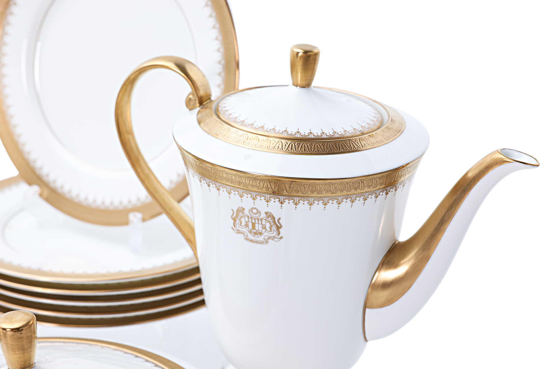 AN EXTENSIVE NARUMI 'GOLDEN COIN' PORCELAIN DINNER SERVICE - Image 3 of 5