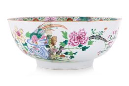 A VERY LARGE CHINESE EXPORT PORCELAIN PUNCH BOWL
