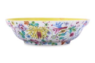 A FAMILLE ROSE MILLE FLEUR BOWL