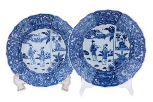 A PAIR OF BLUE AND WHITE PORCELAIN SOUP PLATES