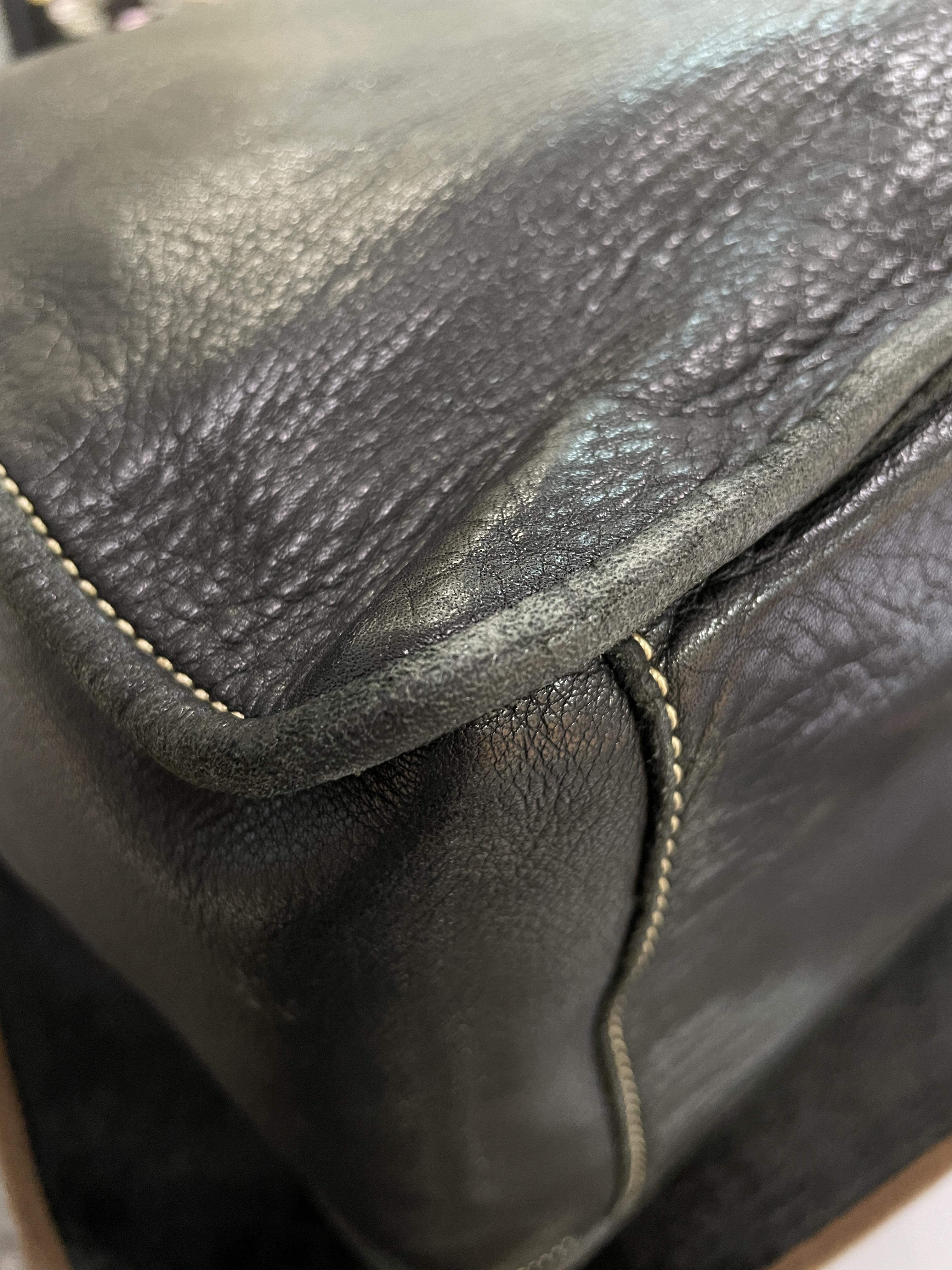 AN ISSEY MIYAKE BLACK LEATHER HANDBAG - Image 6 of 9