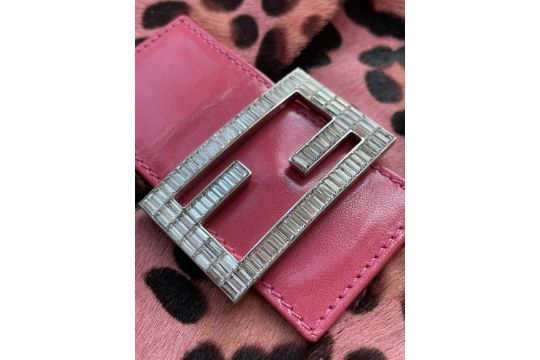 A FENDI PINK CHEETAH PRINT BAGUETTE - Image 4 of 10