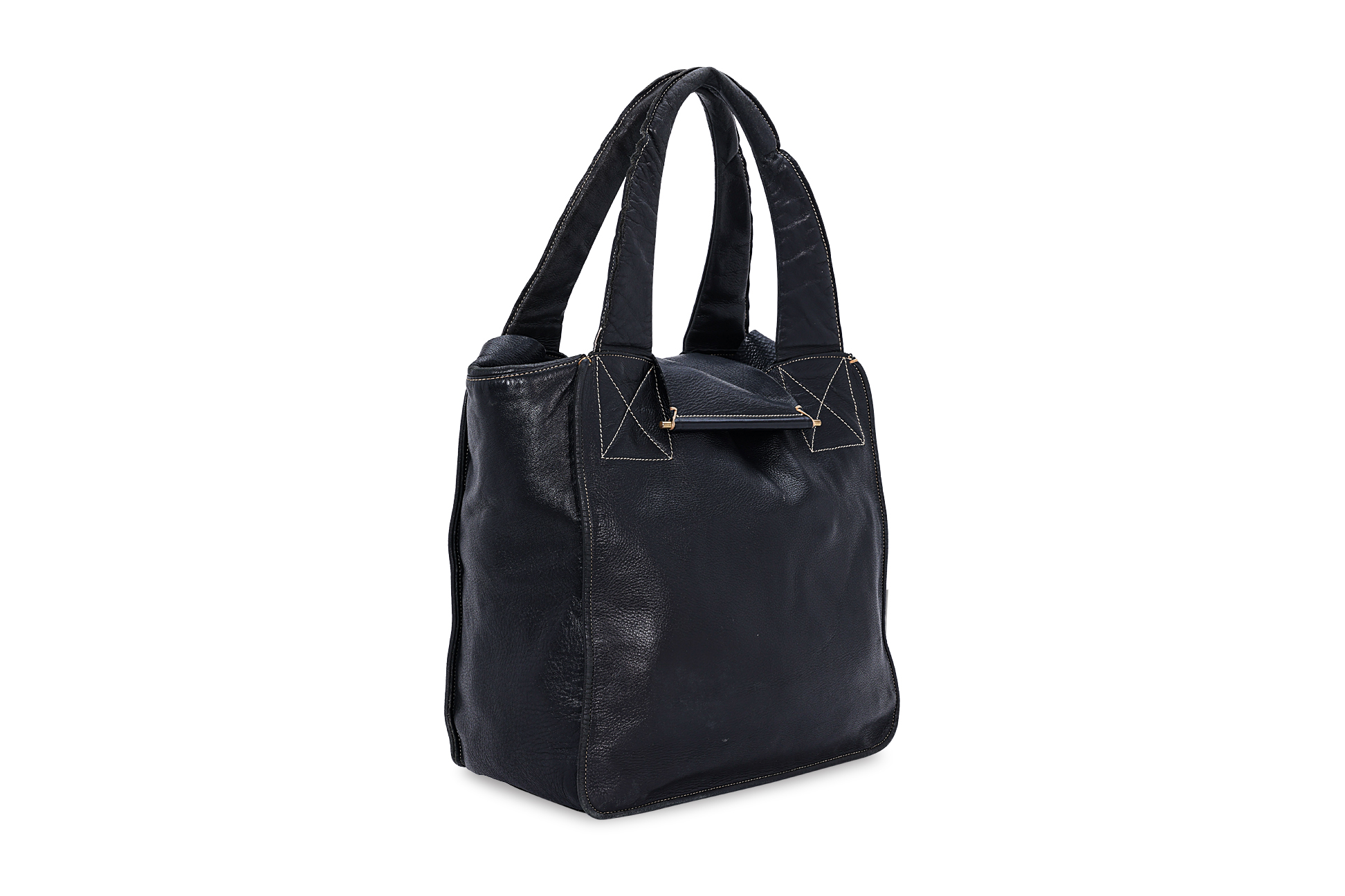 AN ISSEY MIYAKE BLACK LEATHER HANDBAG - Image 2 of 9