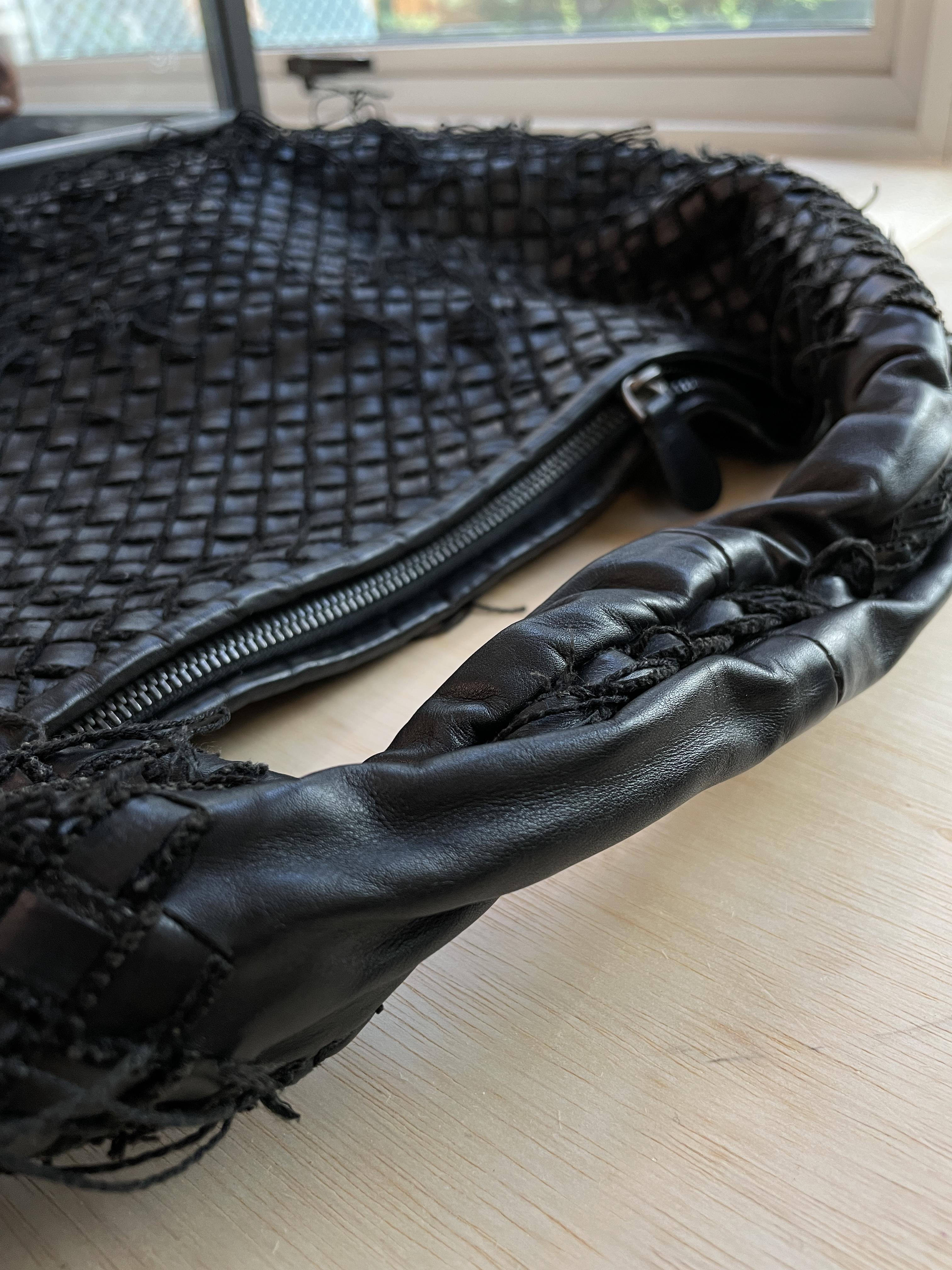 A BOTTEGA VENETA INTRECCIATO FRINGE NETTED HOBO BAG - Image 10 of 11