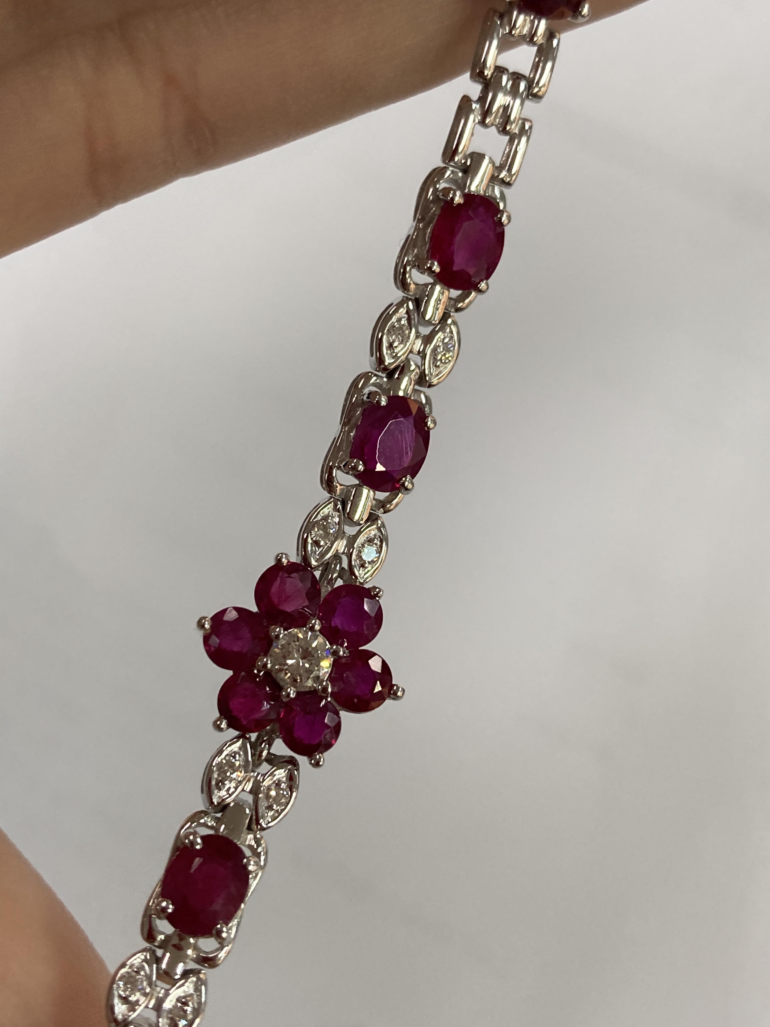 A BURMESE RUBY AND DIAMOND BRACELET - Image 13 of 14