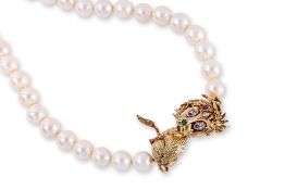 A CULTURED AKOYA PEARL NECKLACE WITH DETACHABLE LION CLASP