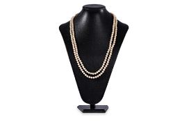 A CULTURED AKOYA PEARL NECKLACE WITH DIAMOND CLASP