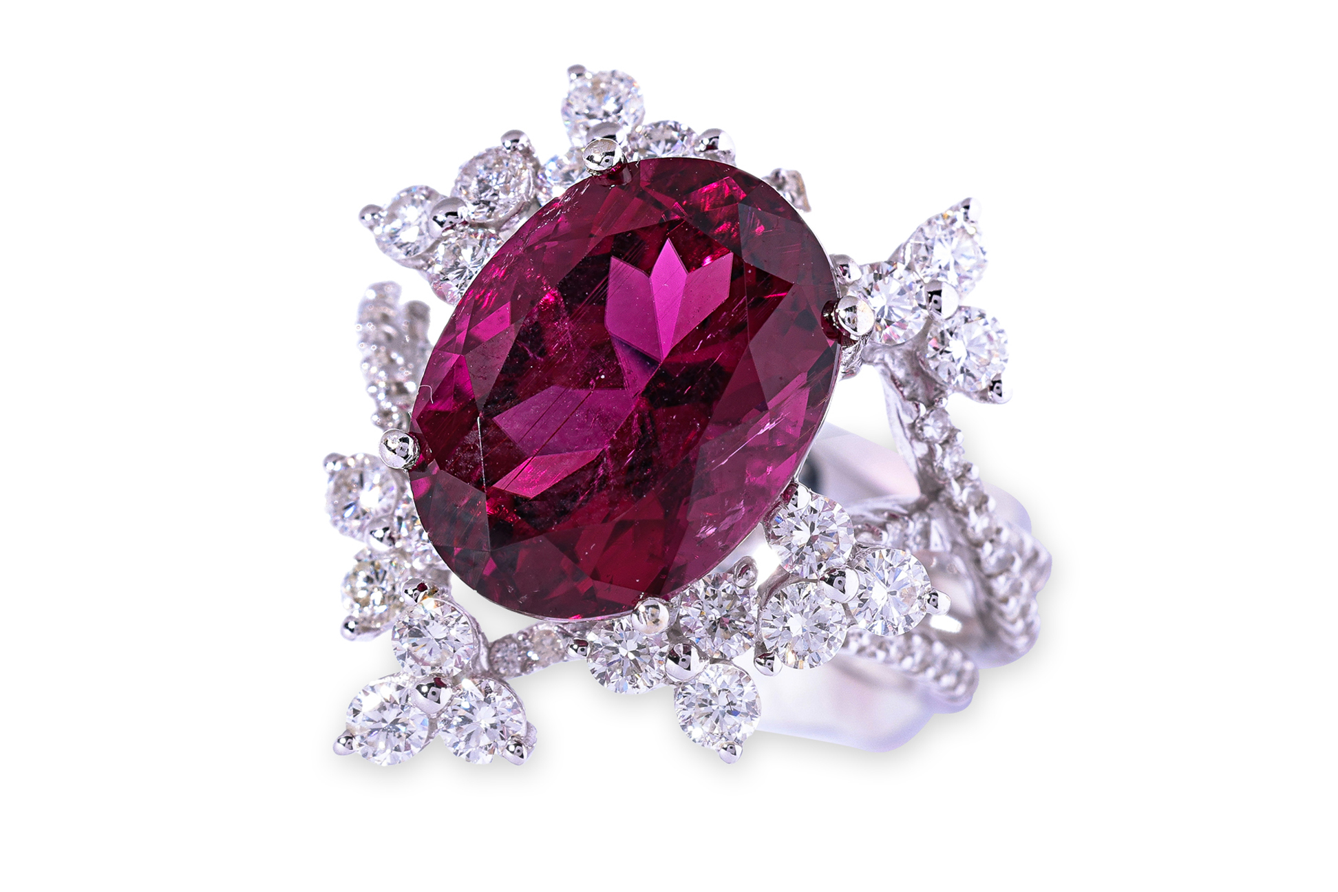 A RUBELITE TOURMALINE AND DIAMOND RING