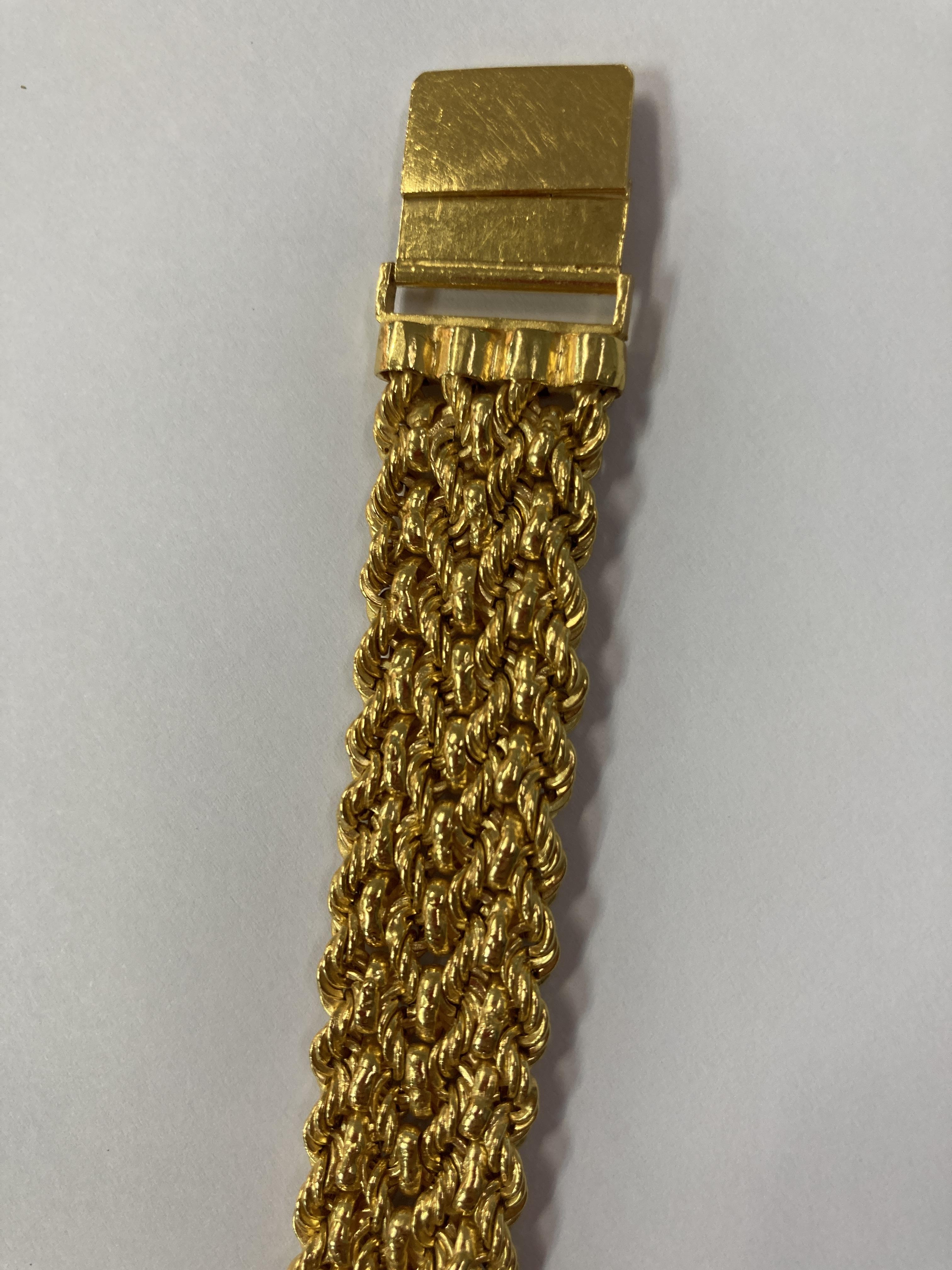 A HIGH CARAT BRAIDED GOLD BRACELET - Image 10 of 10