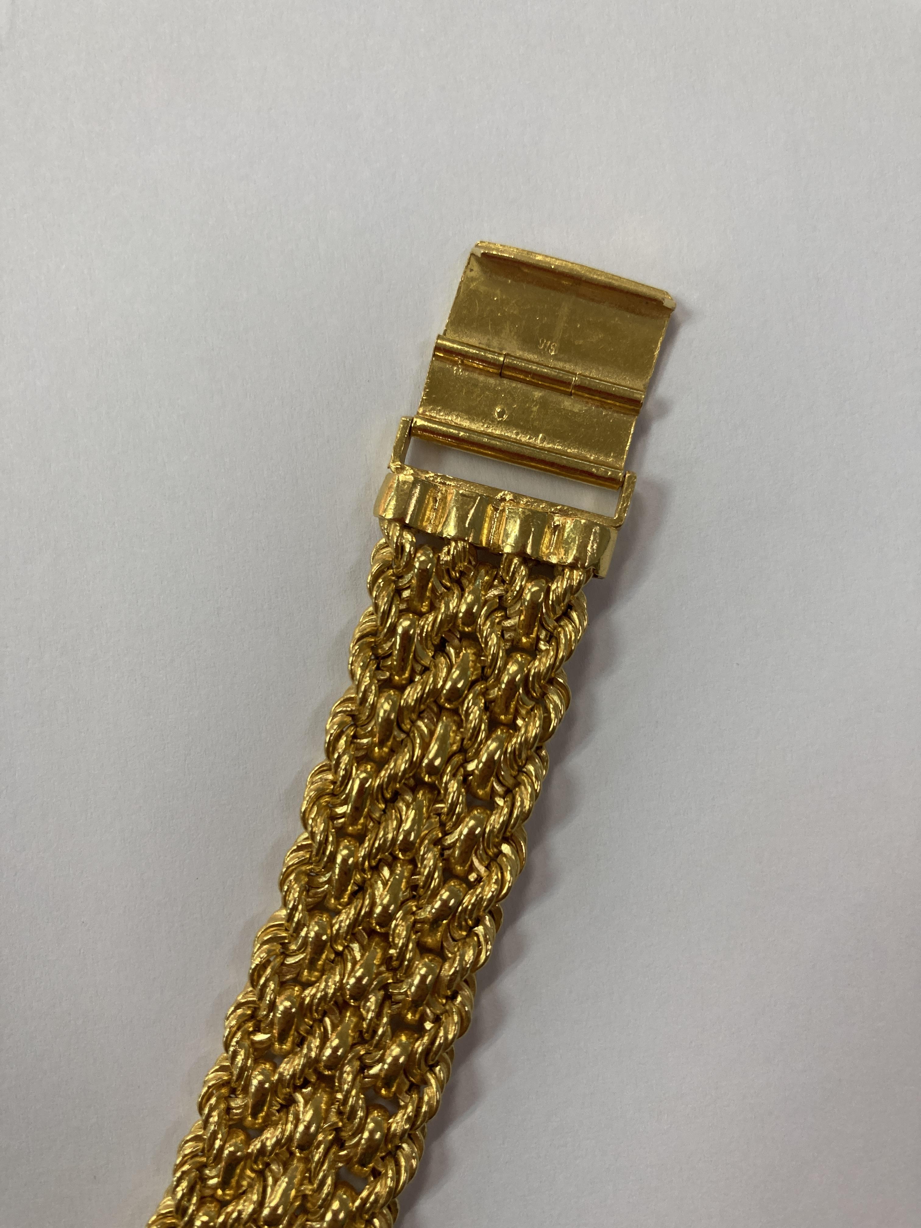 A HIGH CARAT BRAIDED GOLD BRACELET - Image 9 of 10