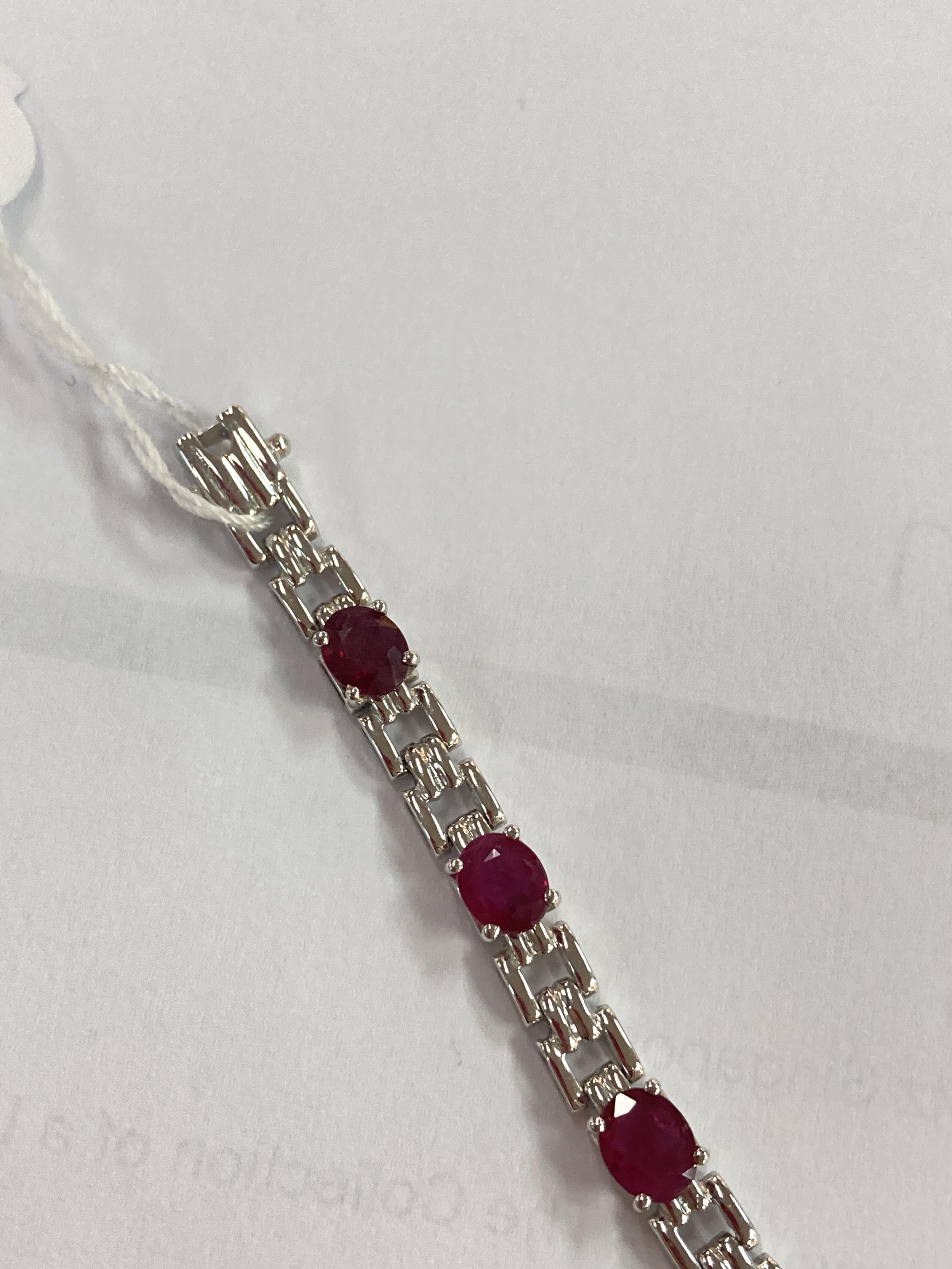 A BURMESE RUBY AND DIAMOND BRACELET - Image 9 of 14