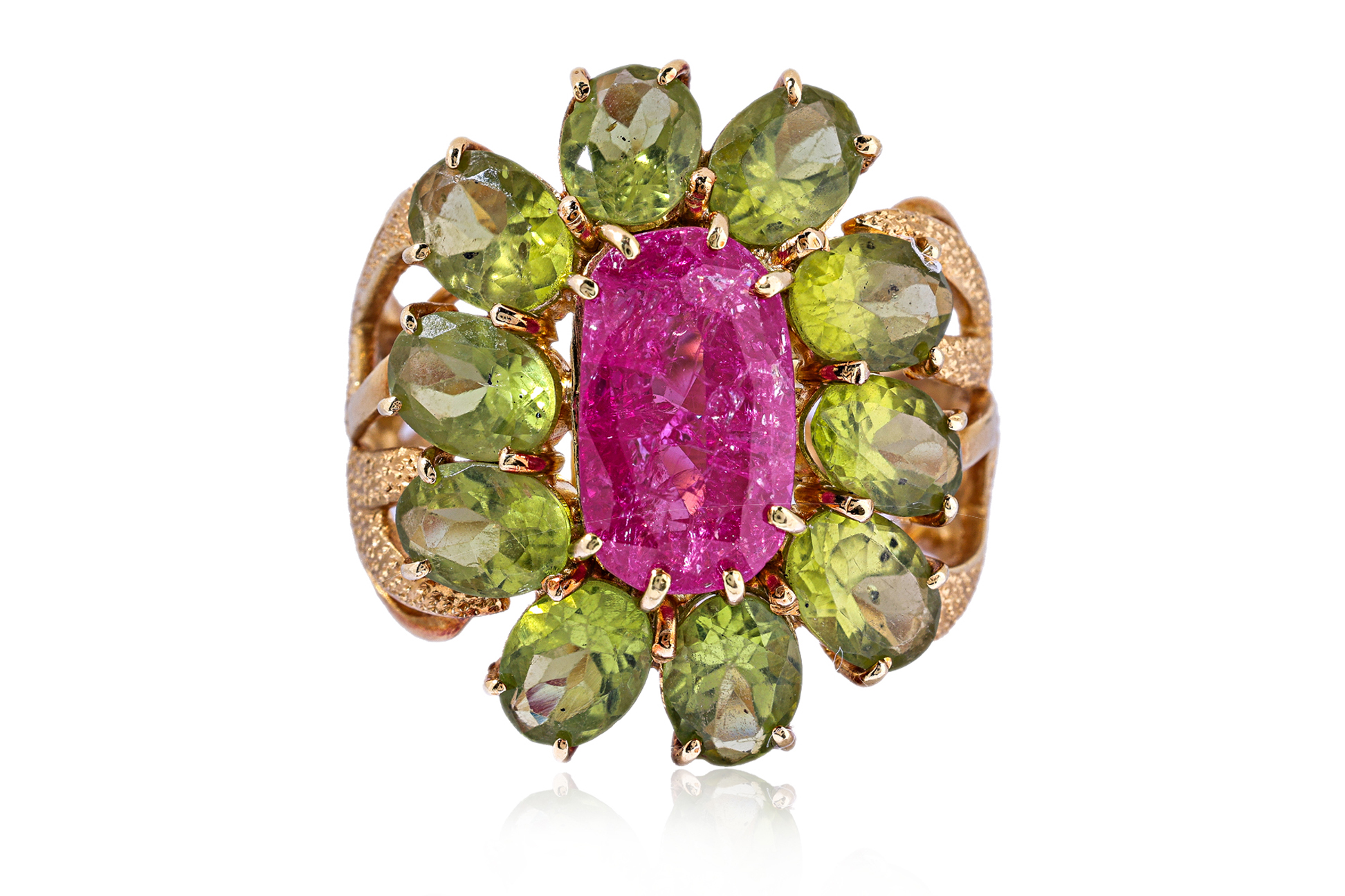 A RUBY AND PERIDOT RING - Image 2 of 12