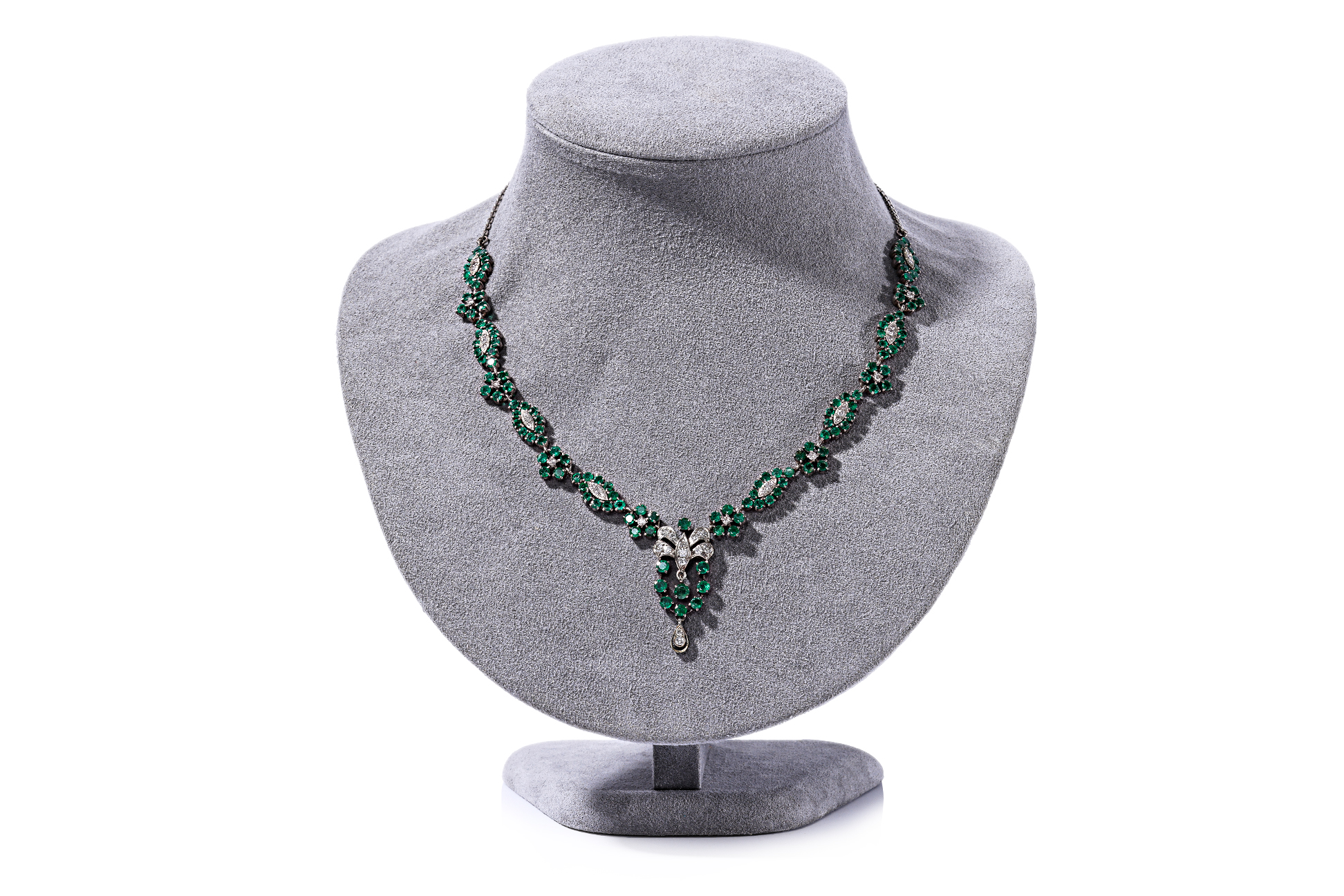 AN EMERALD AND DIAMOND NECKLACE - Image 2 of 5