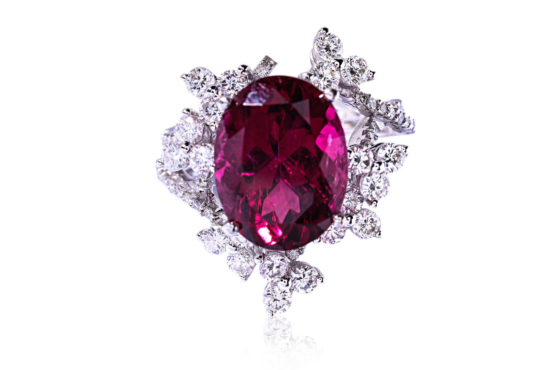 A RUBELITE TOURMALINE AND DIAMOND RING - Image 2 of 5