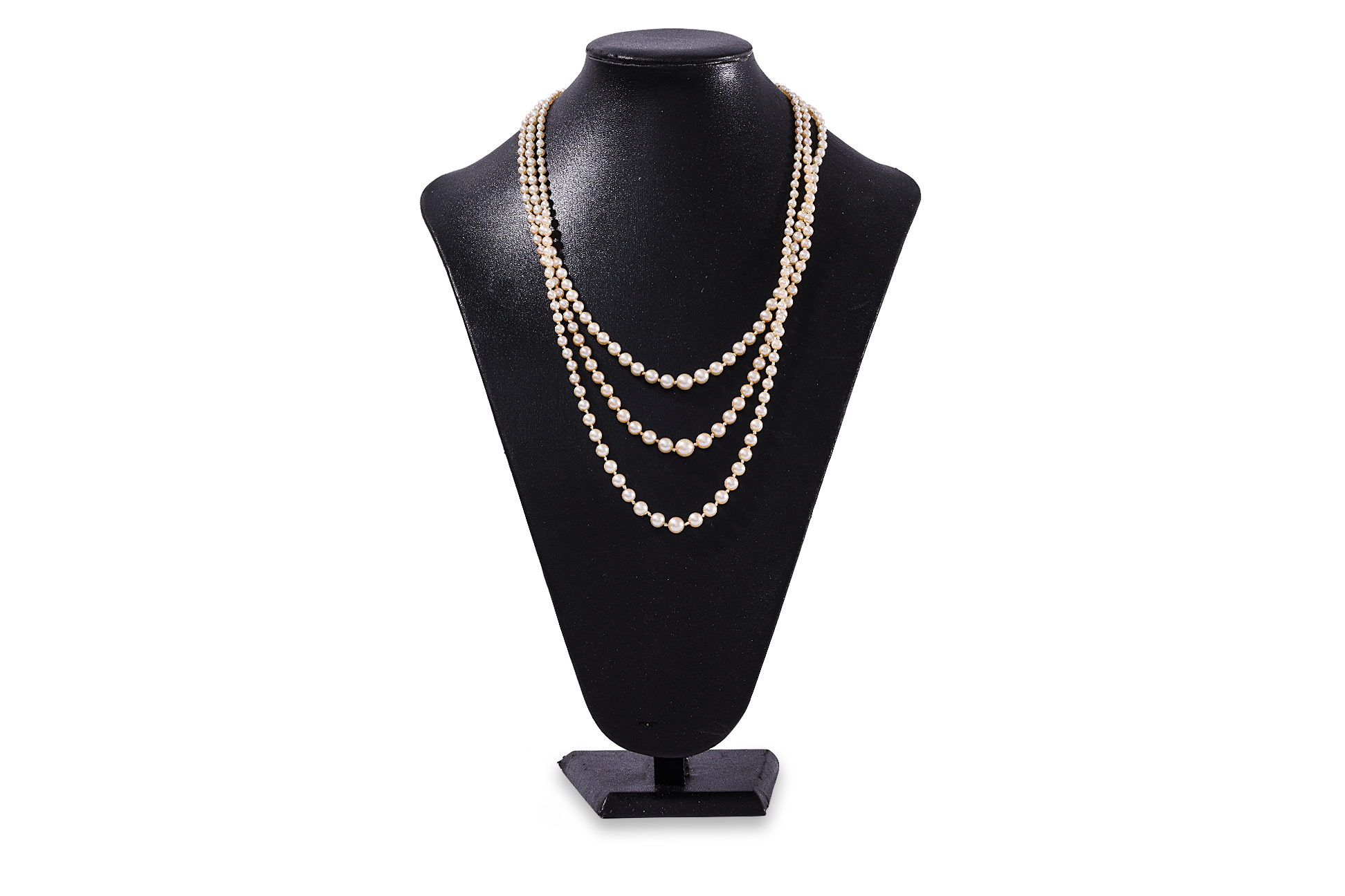 A THREE STRAND AKOYA CULTURED PEARL NECKLACE - Image 4 of 5