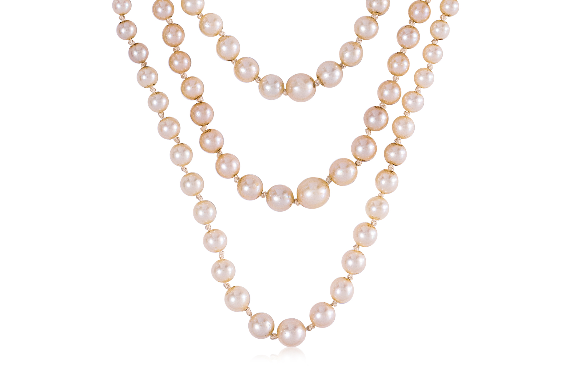 A THREE STRAND AKOYA CULTURED PEARL NECKLACE - Image 3 of 5