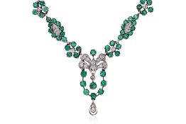 AN EMERALD AND DIAMOND NECKLACE