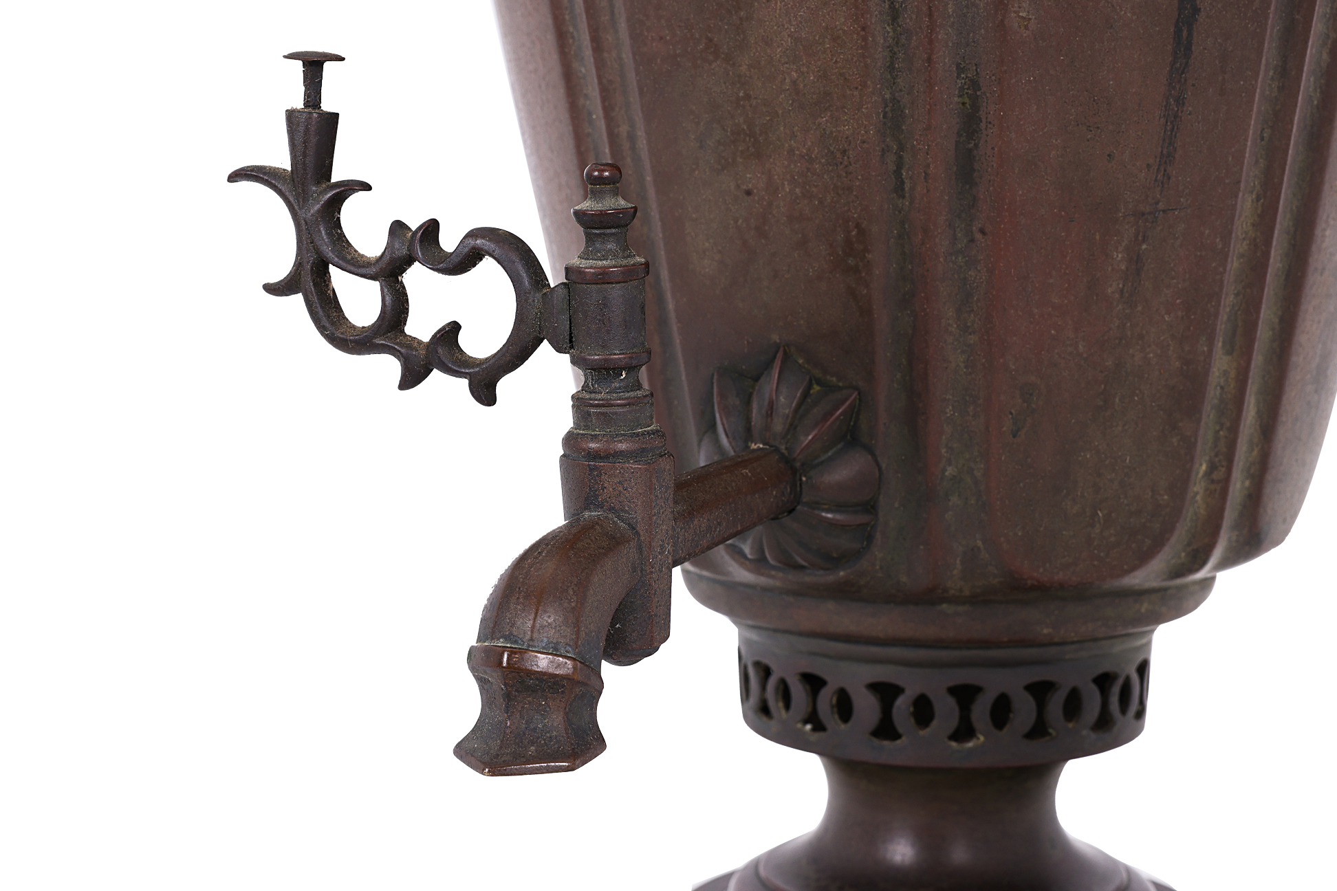 A RUSSIAN COPPER AND BRASS SAMOVAR - Image 2 of 3