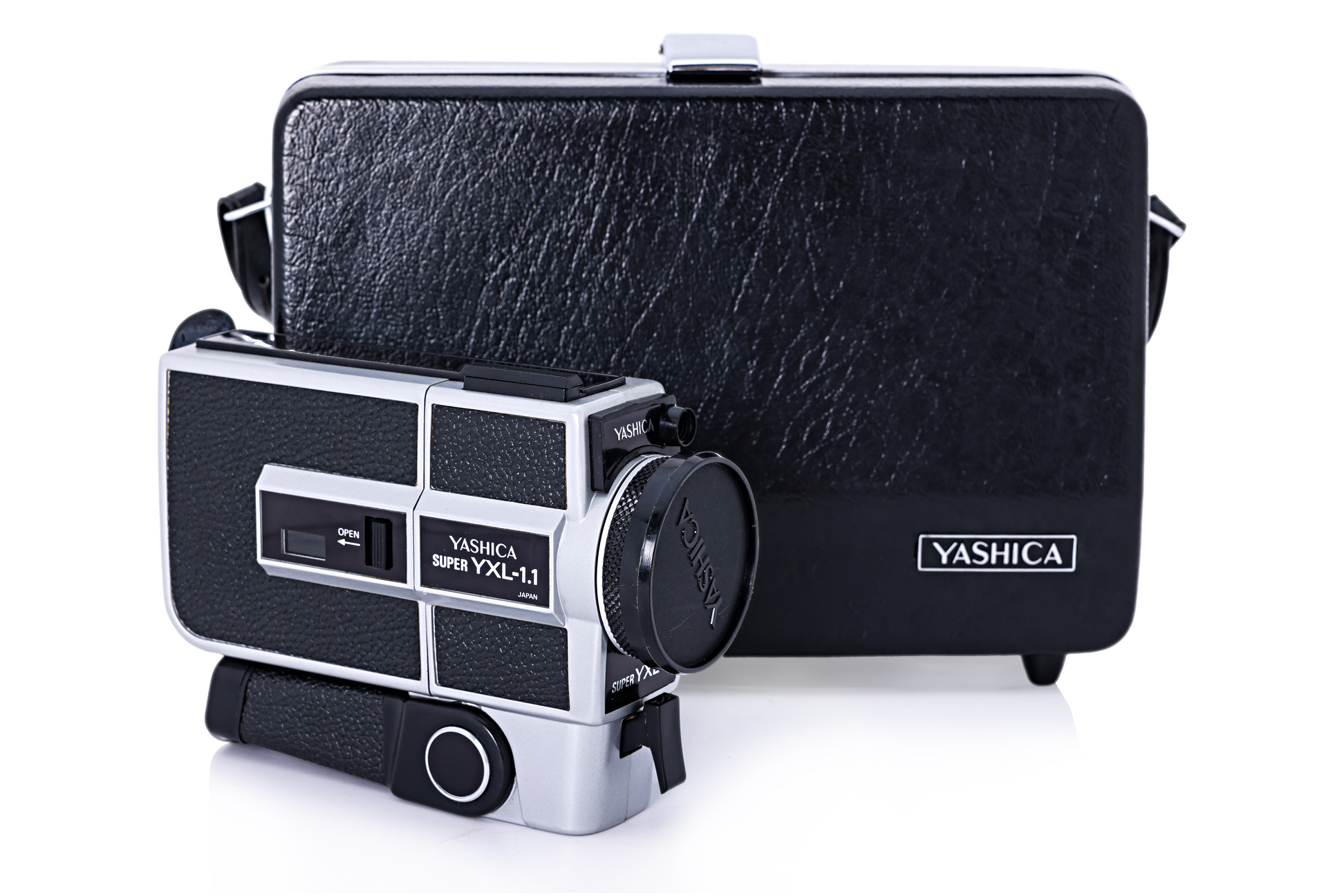 A ZEISS IKON FOLD-OUT CAMERA, A TOKINA LENS AND A SUPER 8 - Image 2 of 3