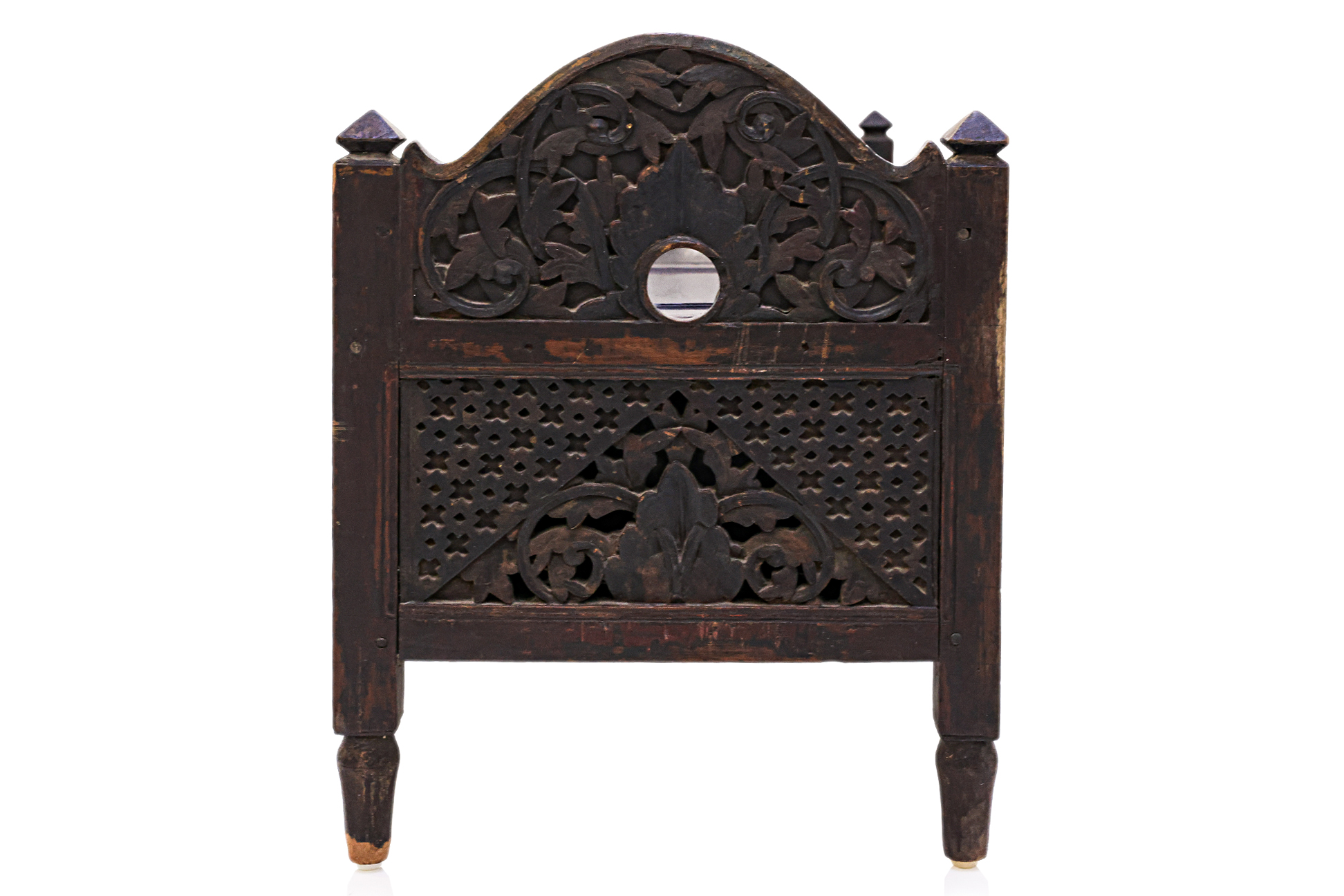 AN INDIAN BENCH SEAT WITH CHEST BELOW - Image 3 of 3