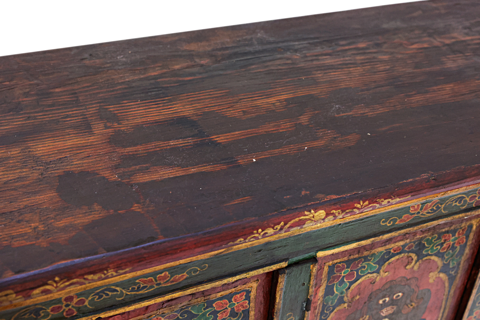 A TIBETAN RED AND GREEN GESSO CABINET - Image 3 of 3