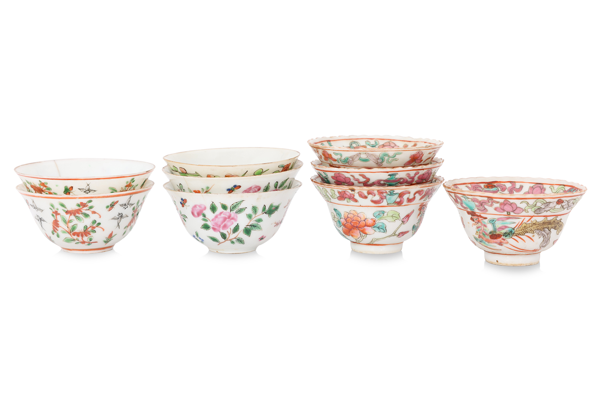 A GROUP OF FAMILLE ROSE TEA BOWLS