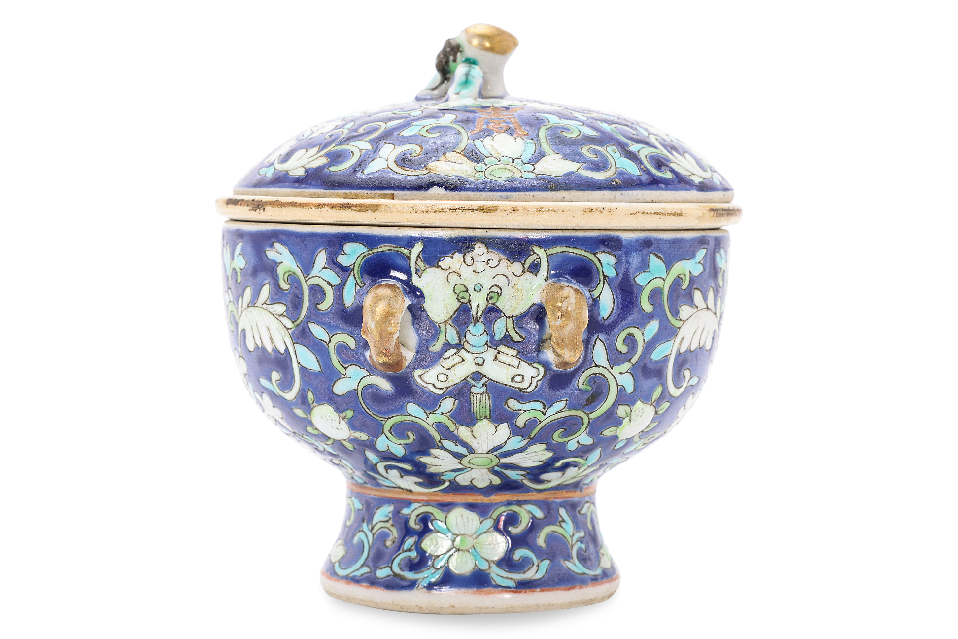 A BLUE GROUND FAMILLE ROSE VESSEL WITH LID AND LINER - Image 2 of 4