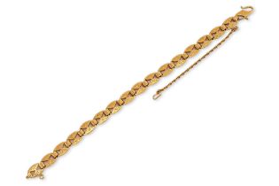 A HIGH KARAT GOLD BRACELET